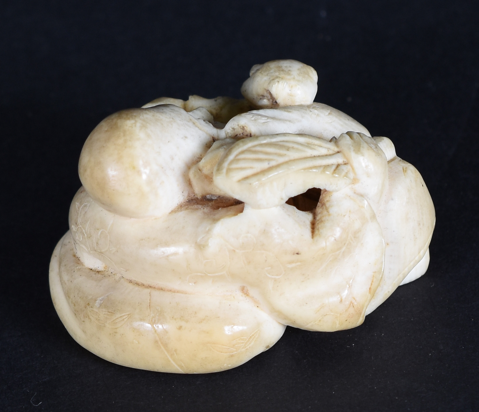 Netsuke de marfim. - foto 3 de 4
