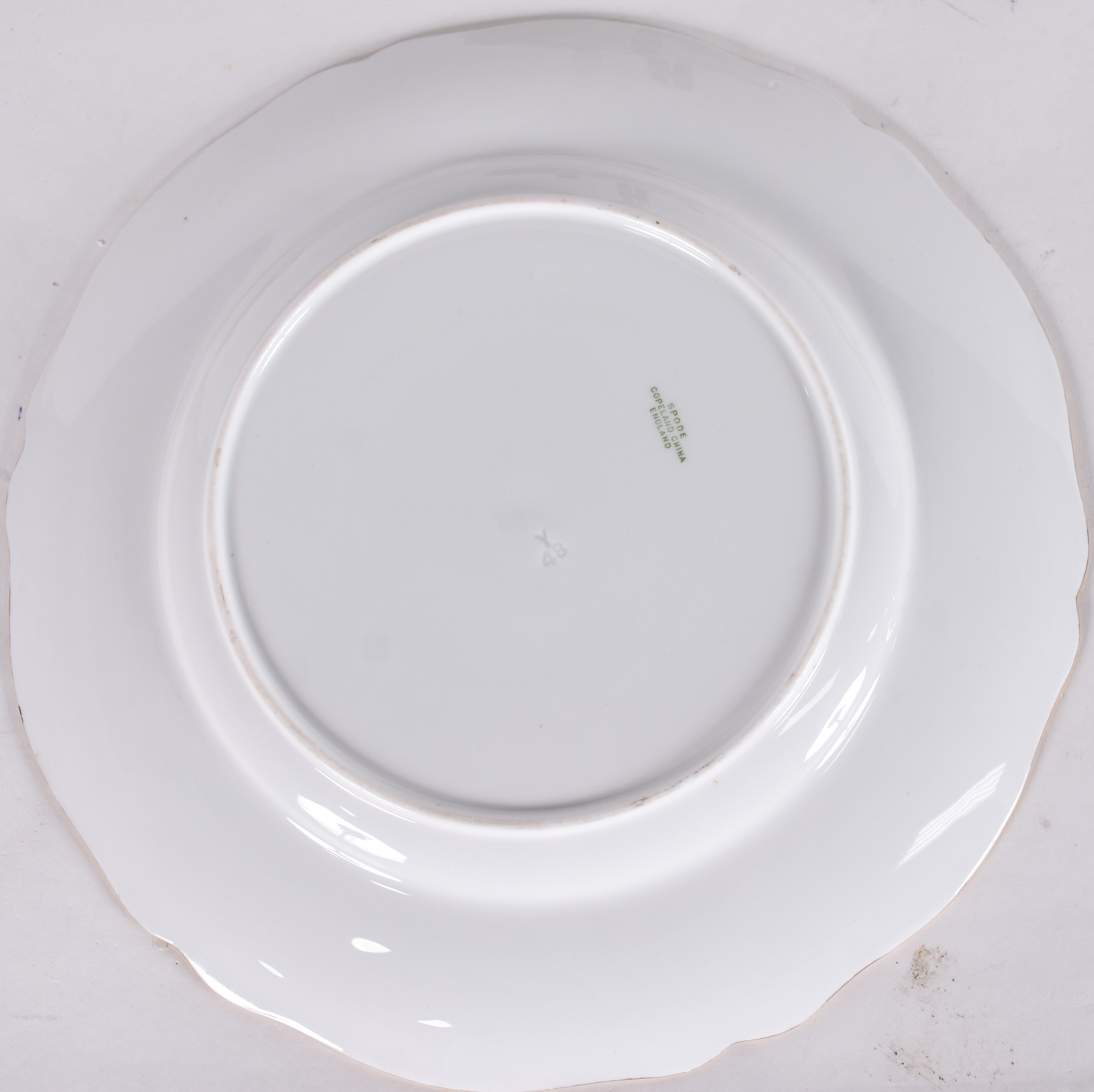Doze pratos de porcelana inglesa com flores e policromia. - foto 4 de 4