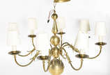 Lustre estilo holandês para 8 luzes, de metal d... - Lustre estilo holandês para 8 luzes, de metal dourado.