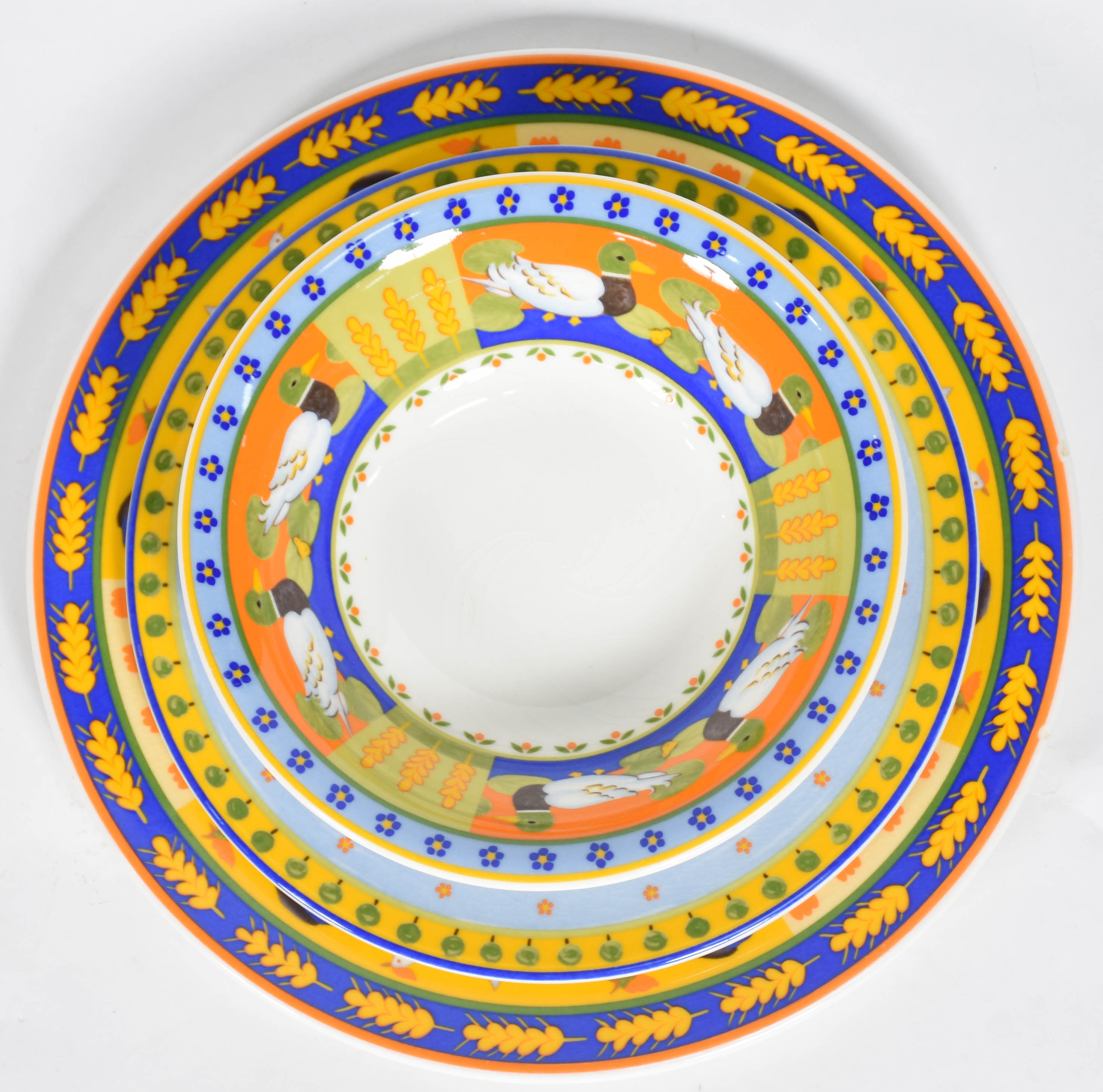 Conjunto de pratos de porcelana portuguesa VISTA ALEGRE, em diversas... - foto 4 de 5