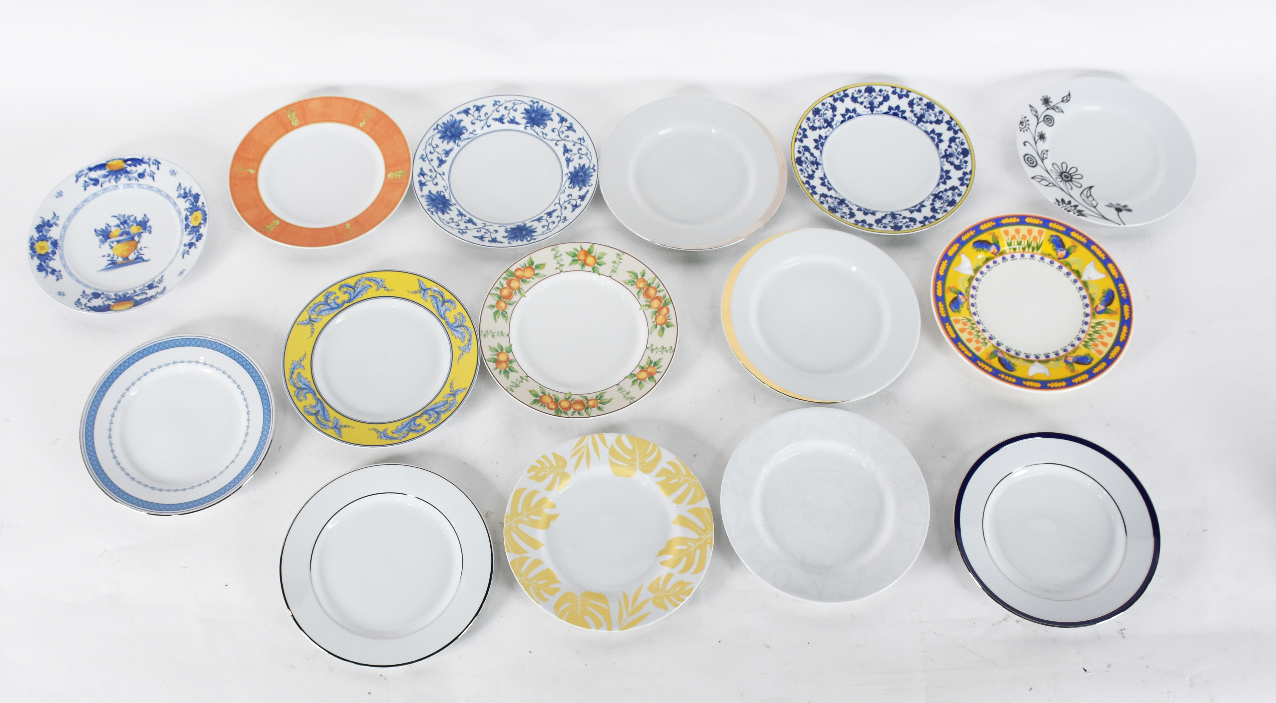 Conjunto de pratos de porcelana portuguesa VISTA ALEGRE, em diversas... - foto 2 de 5