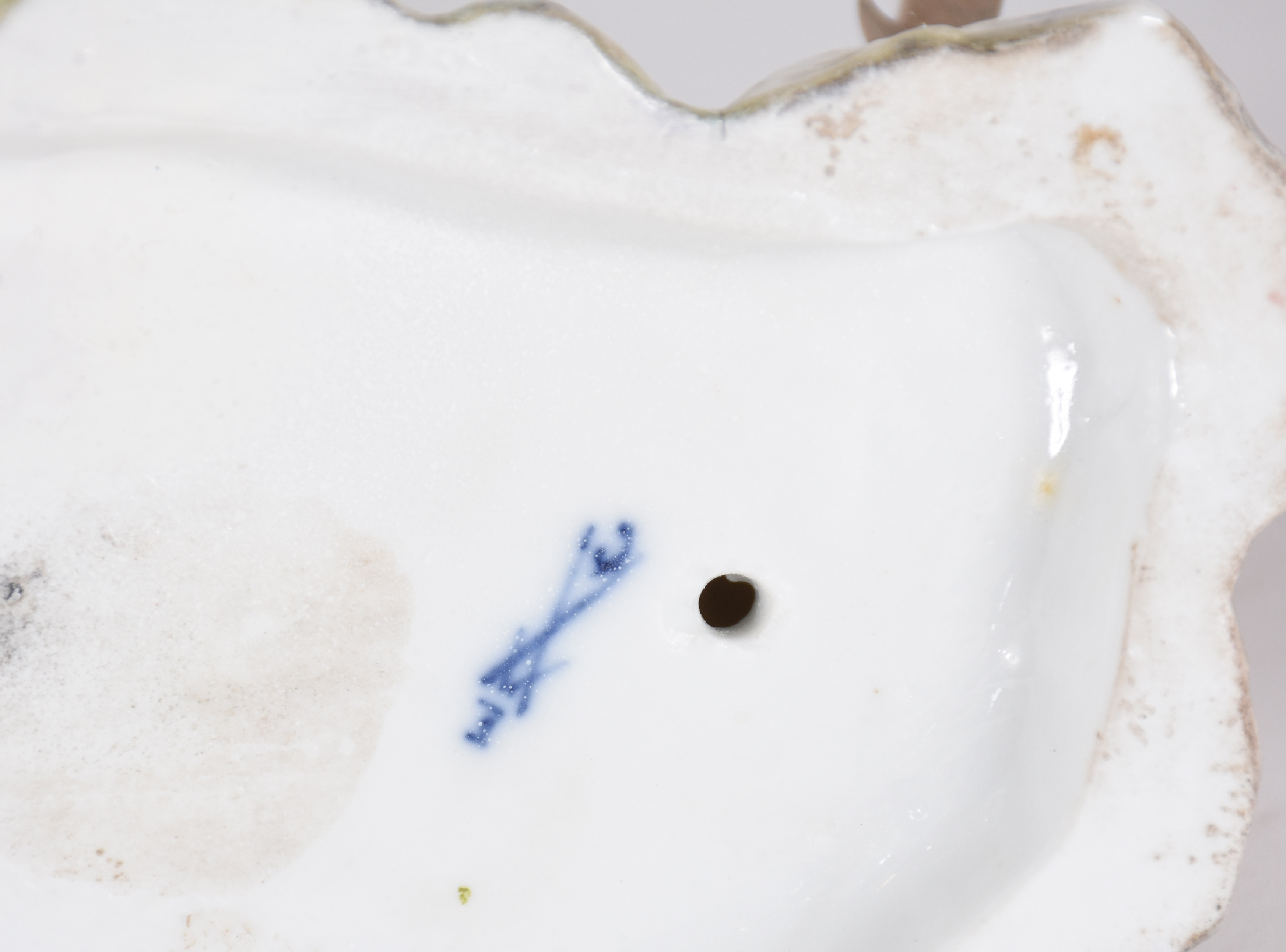 Tres grupo escultóricos, sendo dois de porcelana de Meissen... - foto 7 de 7