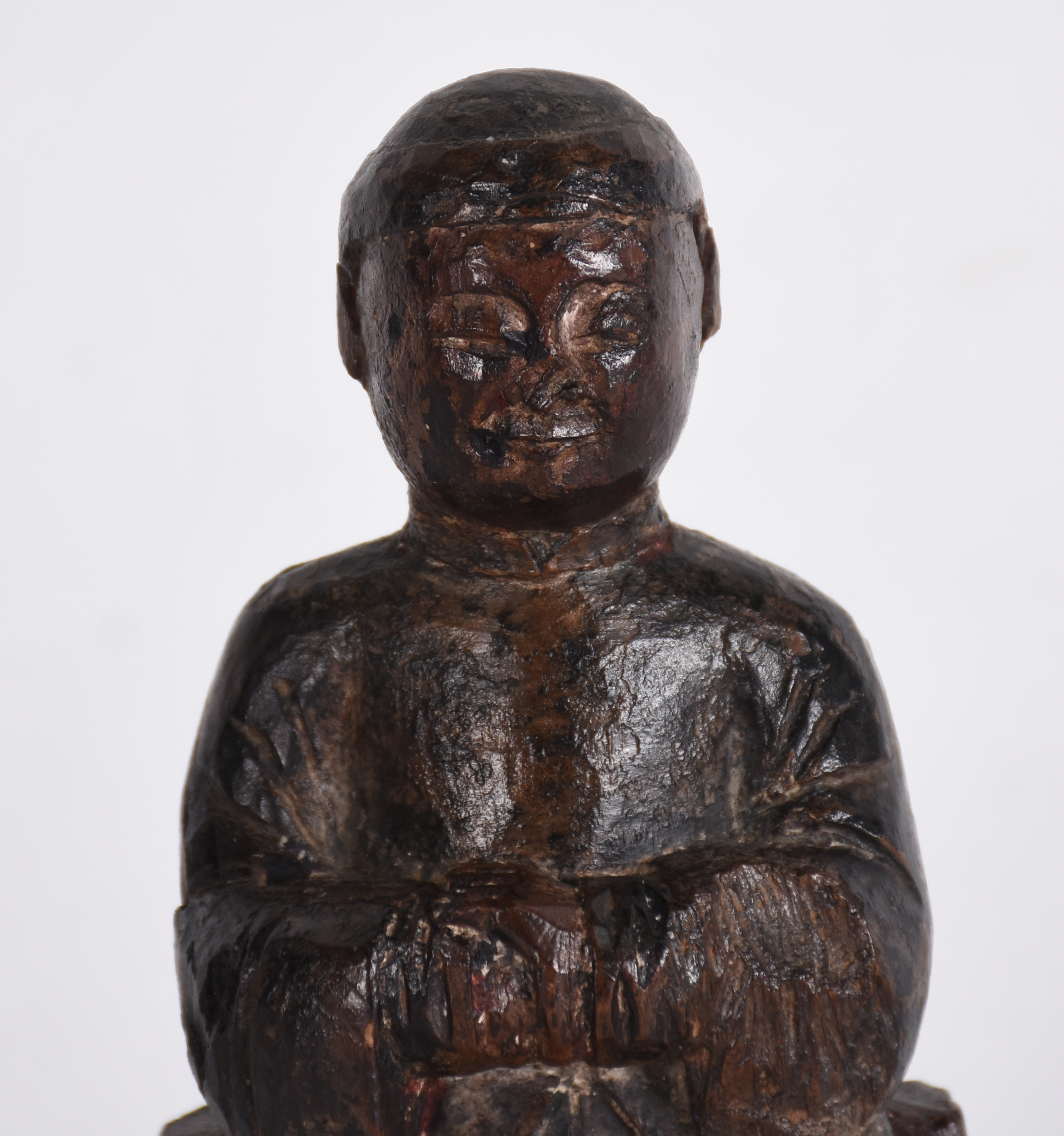 Estatueta chinesa esculpida em madeira, representando dignatário... - foto 2 de 4