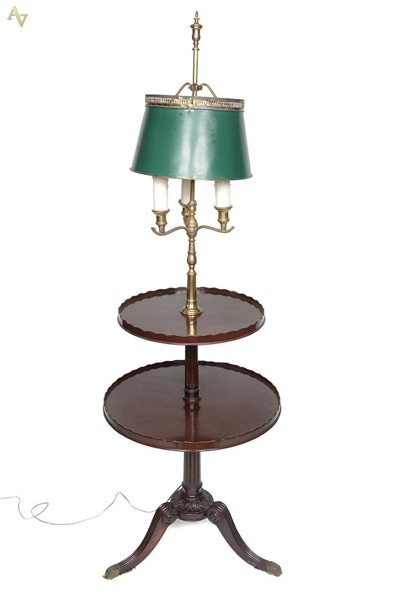 Mesa estilo ingles de madeira nobre, dois platôs redondos, base...