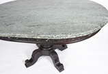 Mesa de madeira nobre com tampo de granizo. - Mesa de madeira nobre com tampo de granizo.
