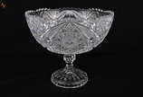 Fruteira de cristal tcheco lapidado,  pé alto (... - Fruteira de cristal tcheco lapidado,  pé alto (colado com durepox)  Altura 22 cm e diâmetro 26 cm.