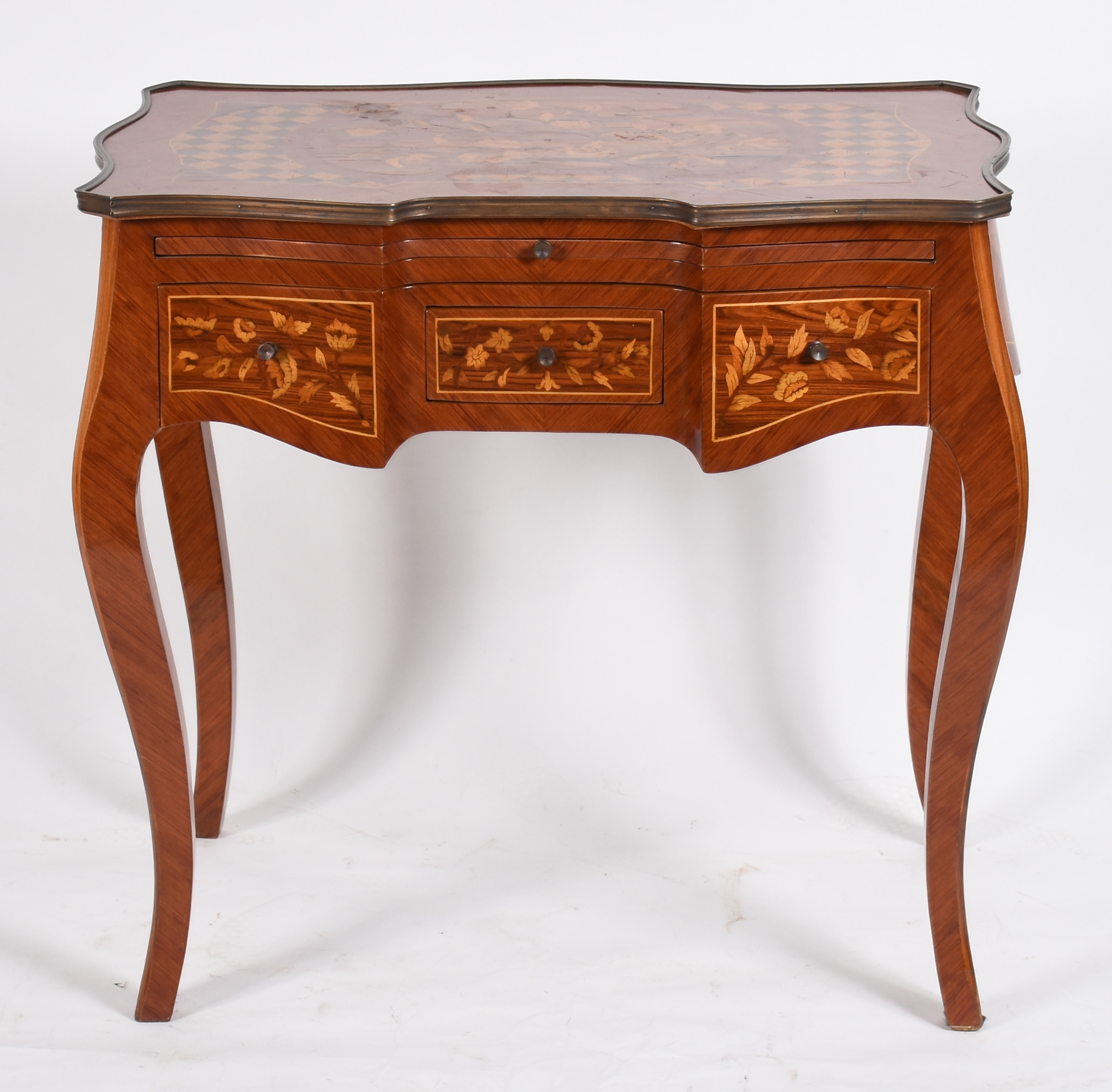 Mesa de madeira nobre estilo frances, trabalhos em marqueterie e... - foto 1 de 5