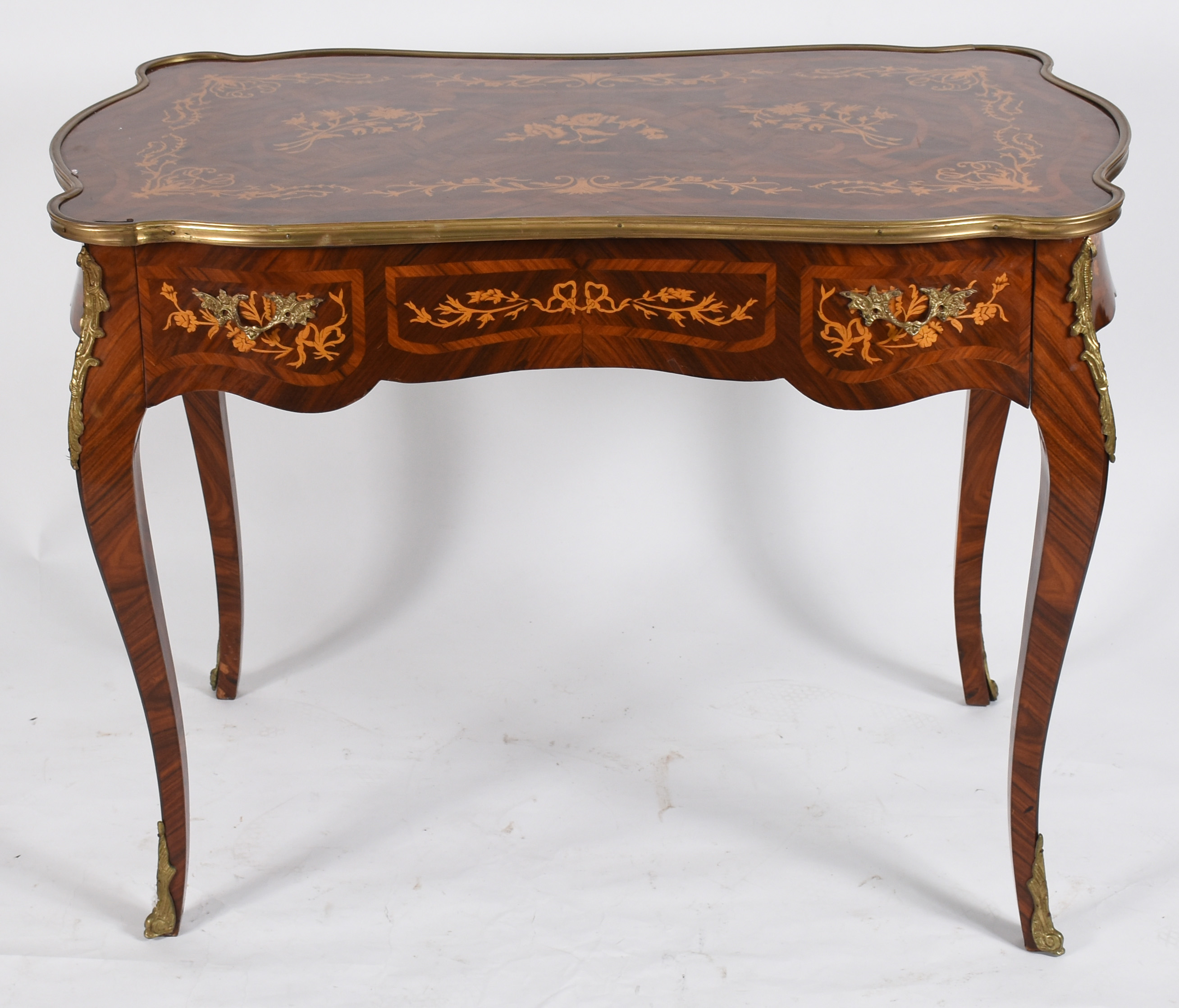 Mesa auxiliar de madeira nobre com trabalhos em marqueterie, estilo... - foto 1 de 5