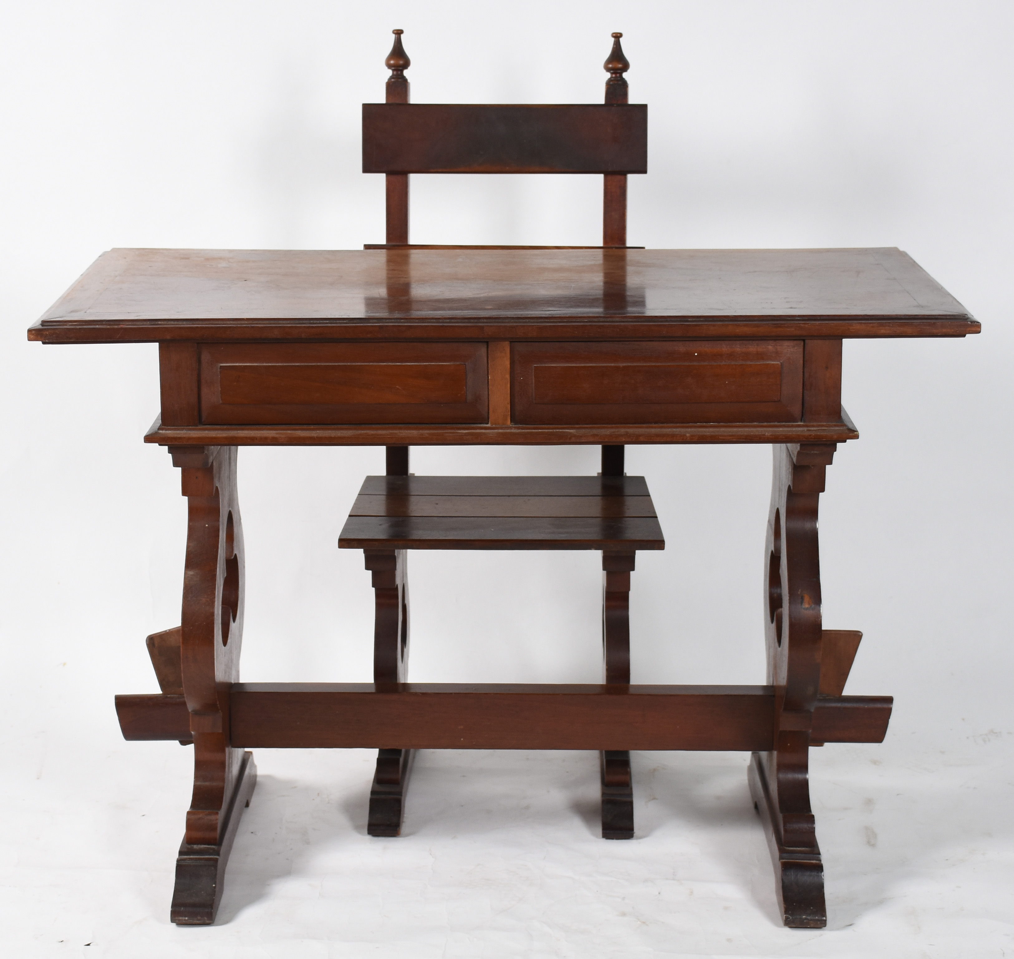 Mesa para escritório de madeira nobre com 2 gavetas e pernas laterais... - foto 4 de 4