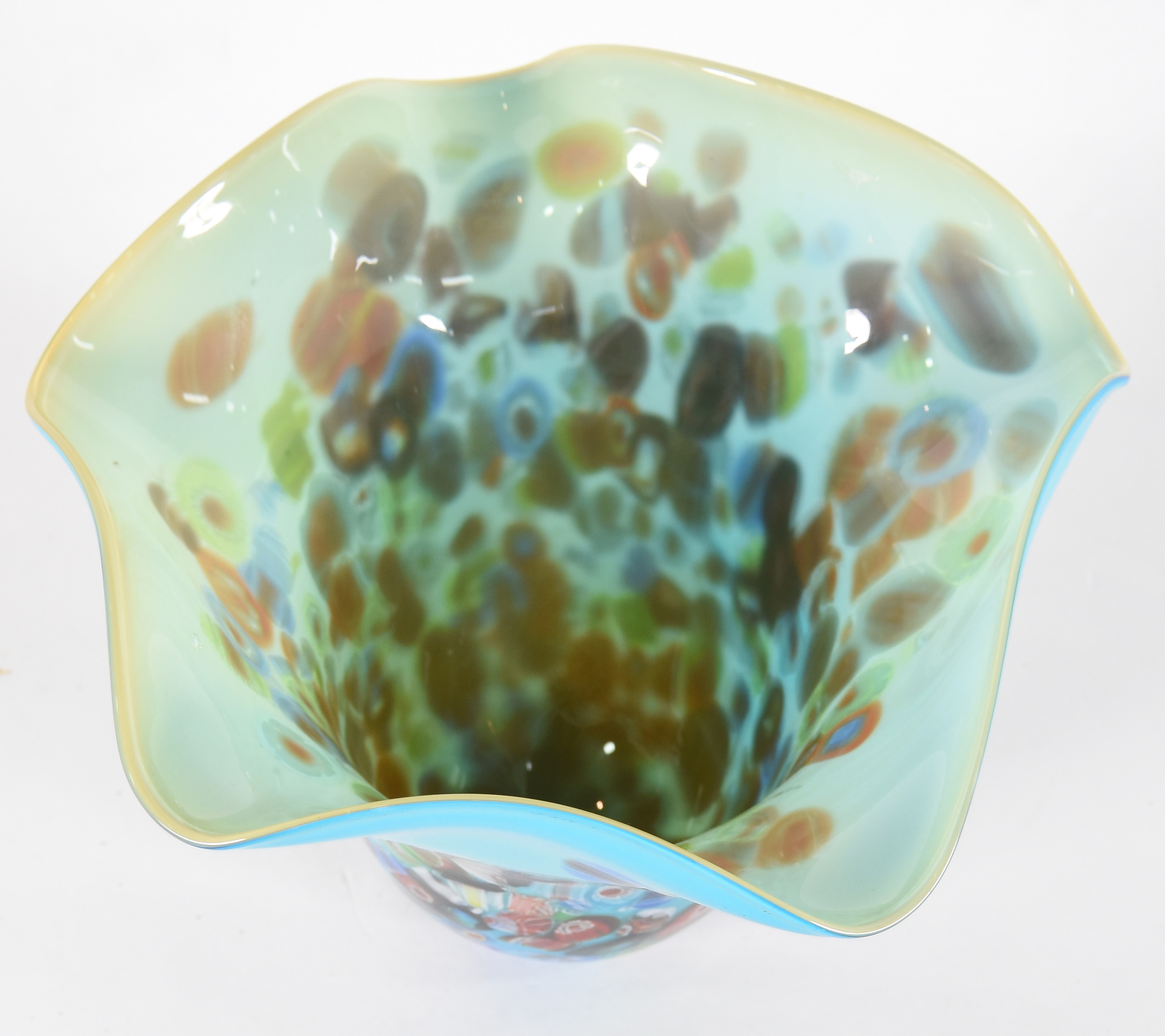 Centro de mesa de murano com fundo azul e decoração Millifiori em... - foto 2 de 3