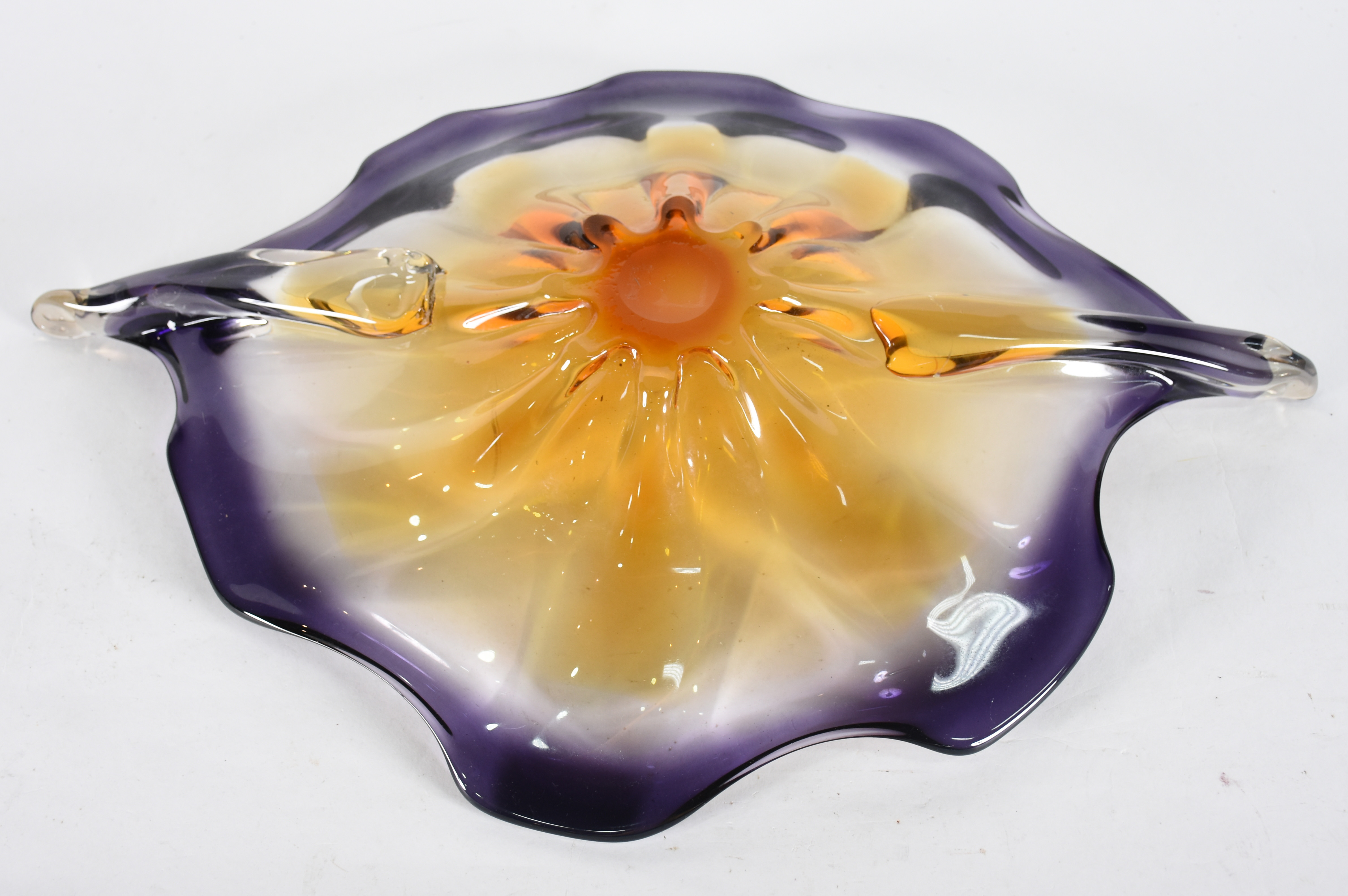 Centro de mesa de vidro decorativo no feitio de flor, em tons de... - foto 3 de 3