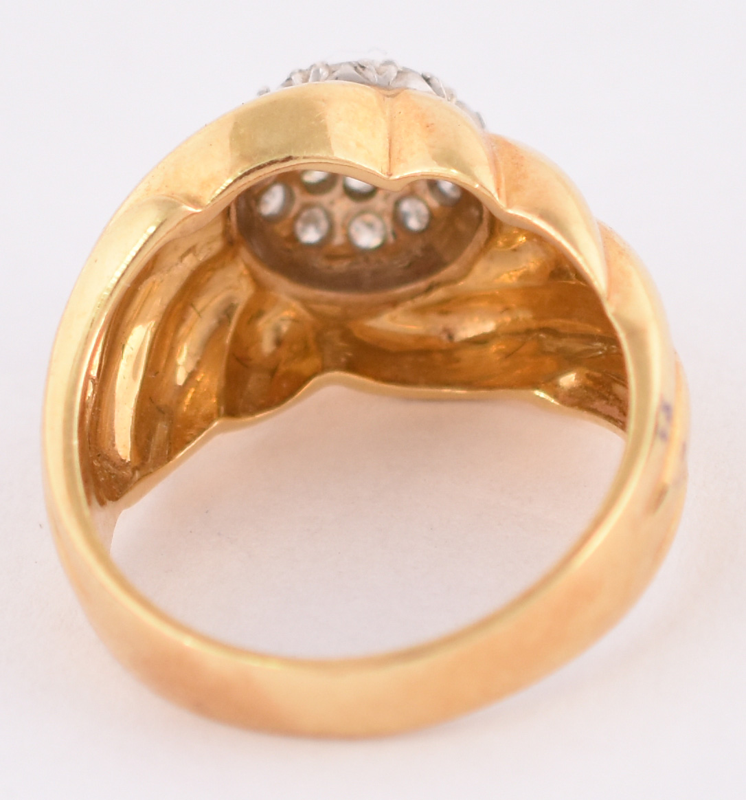 Anel de ouro amarelo 750 com 18 brilhantes de 0,02 cts , total 0,36... - foto 3 de 4