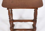 Mesa costureira de madeira nobre (precisando re... - Mesa costureira de madeira nobre (precisando restauro).