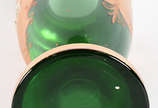 Vaso verde de cristal tcheco com rica decoração... - Vaso verde de cristal tcheco com rica decoração em dourado.