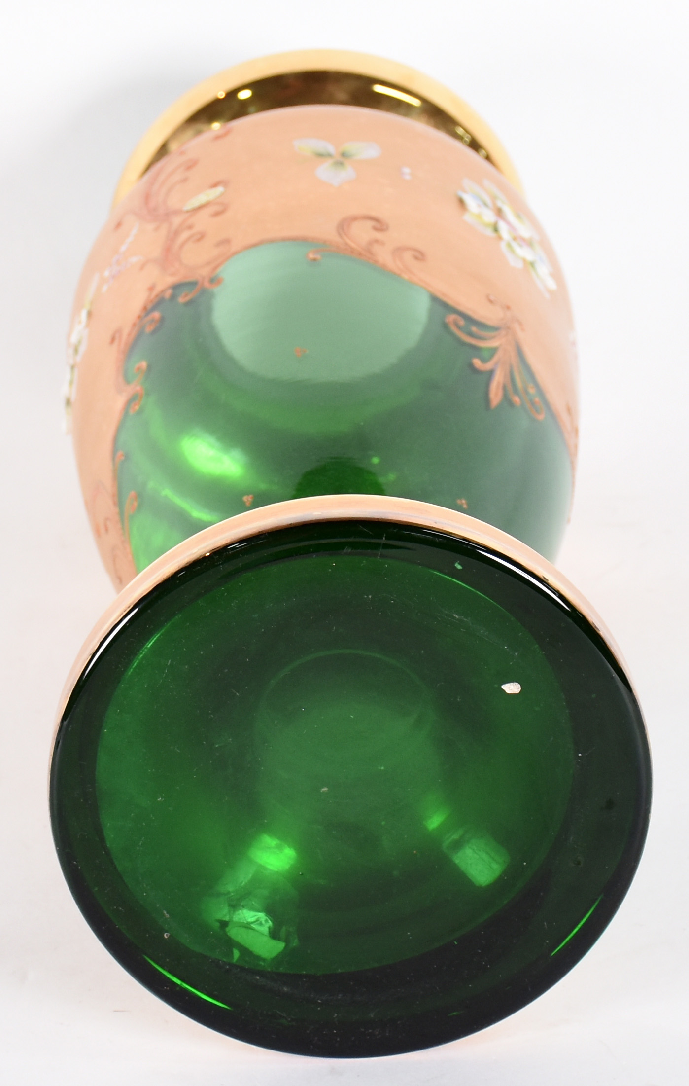 Vaso verde de cristal tcheco com rica decoração em dourado. - foto 4 de 4