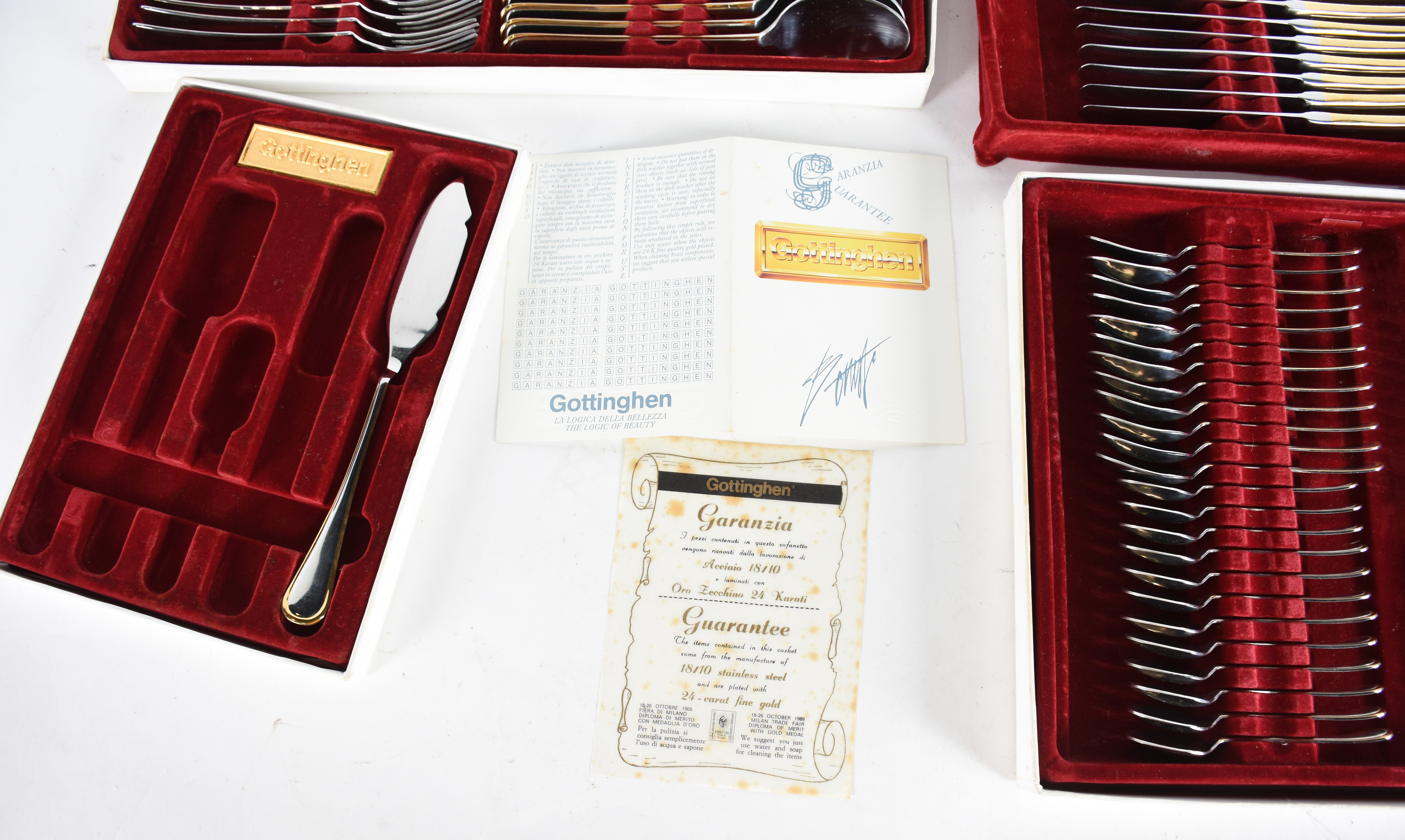 Faqueiro italiano GOTTINGHEN de aço com friso dourado, completo para... - foto 5 de 9