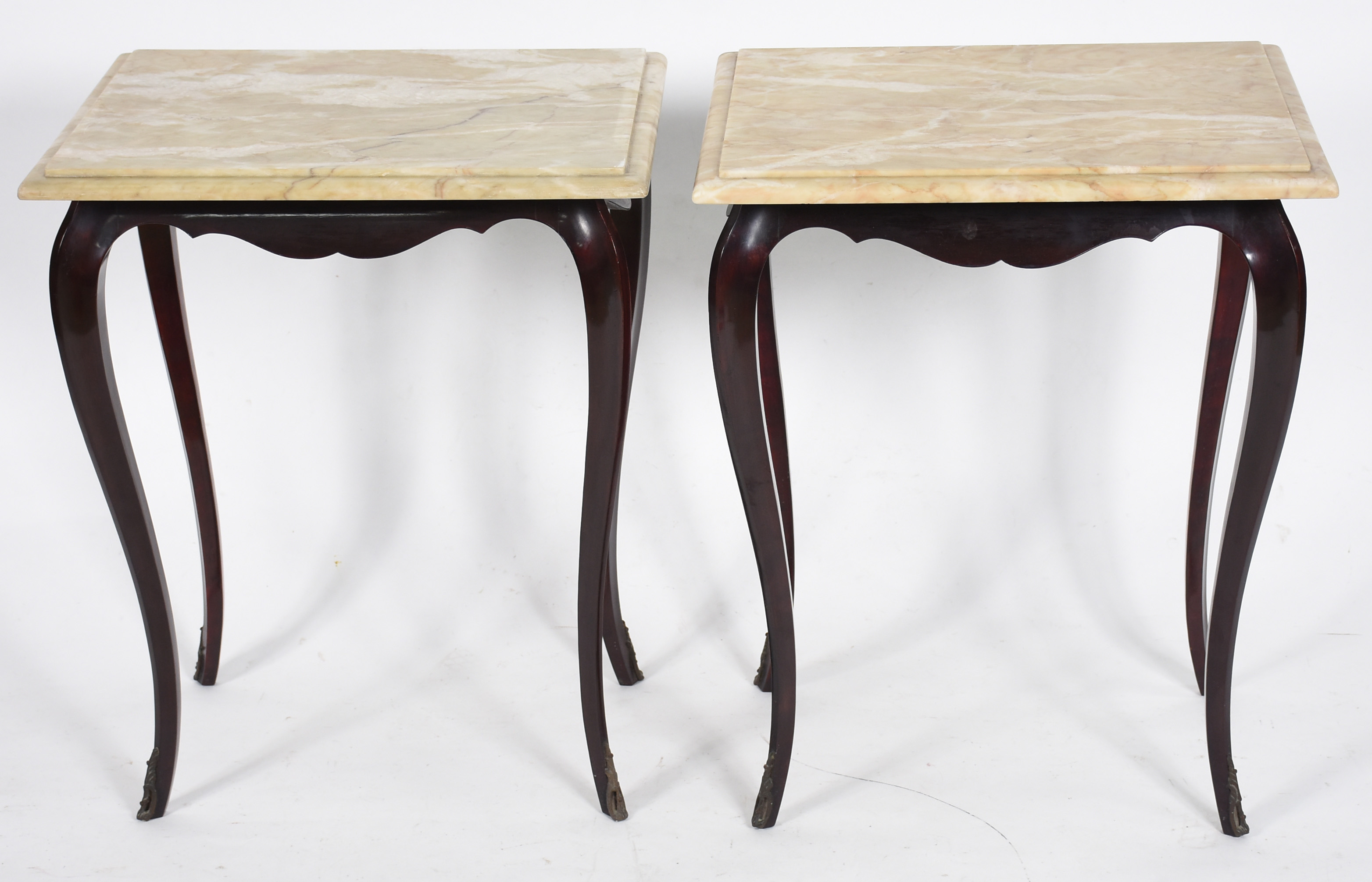 Conjunto com 3 mesas de madeira nobre, fabricação José Berenfeld... - foto 4 de 4