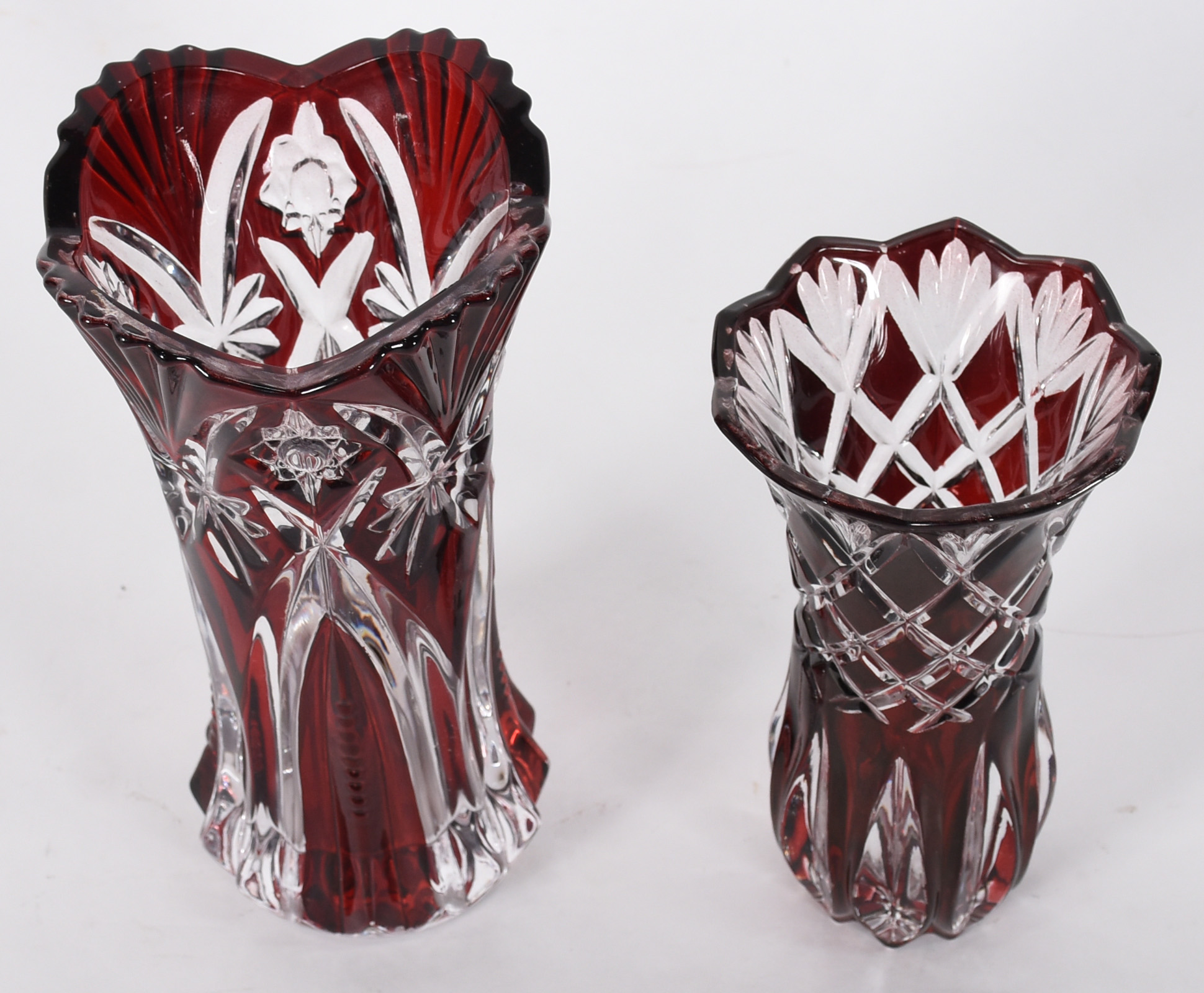Dois vasos de cristal doublé rubi lapidado. - foto 3 de 3