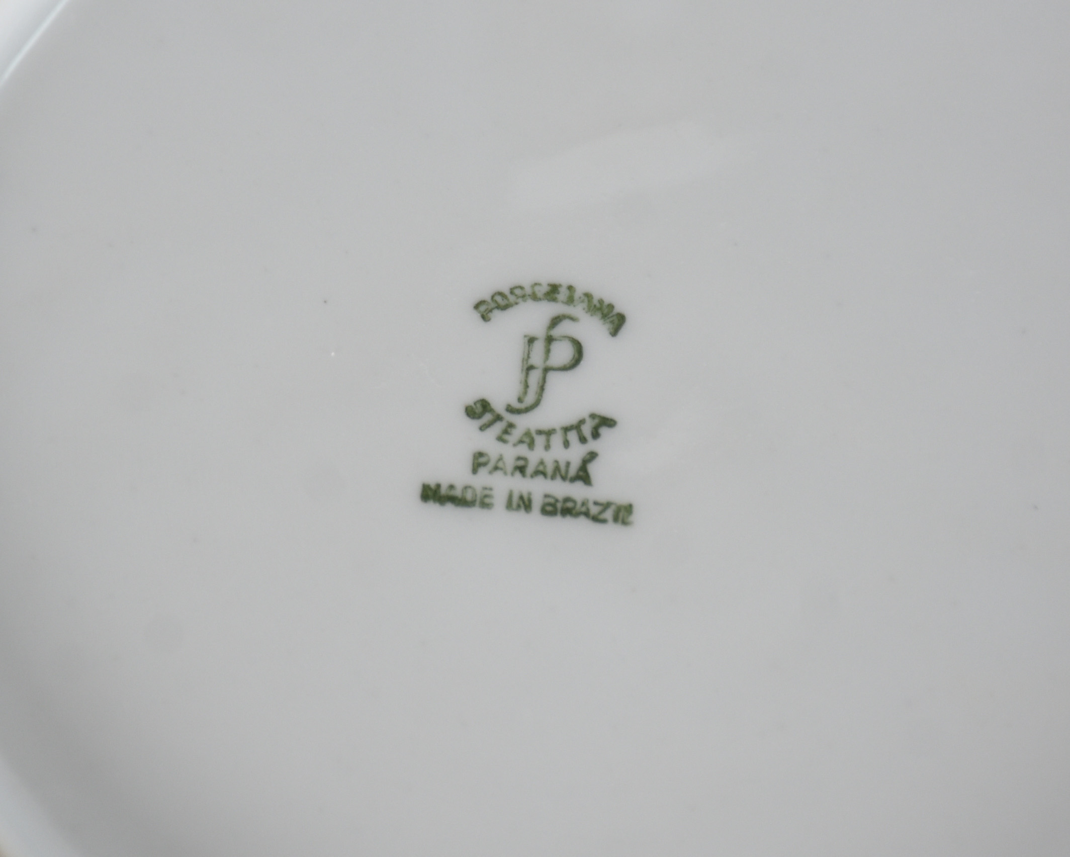 Aparelho de jantar de porcelana STEATTITA composto por 24 pratos... - foto 5 de 6