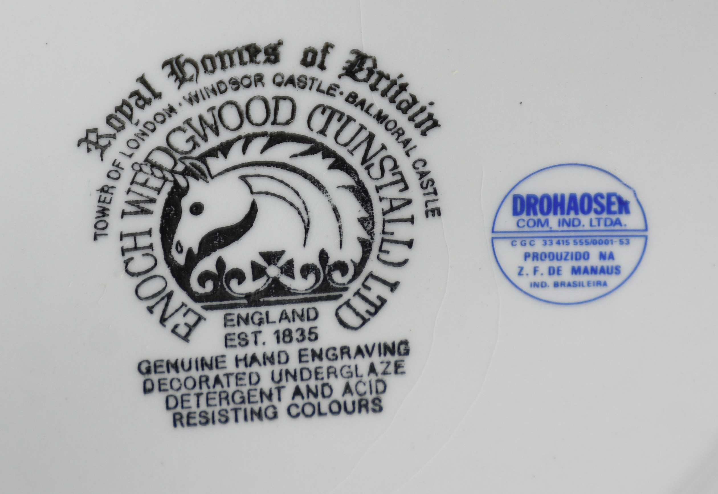 Aparelho de jantar de faiança inglesa rosa e branco, composto de 24... - foto 3 de 4