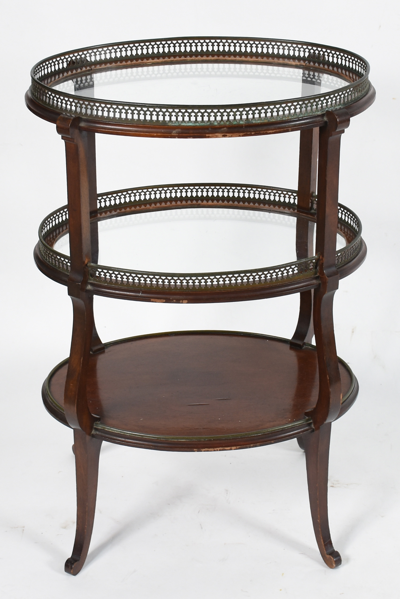 Mesa auxiliar de madeira nobre, estilo frances, feitio oval com tres... - foto 2 de 3
