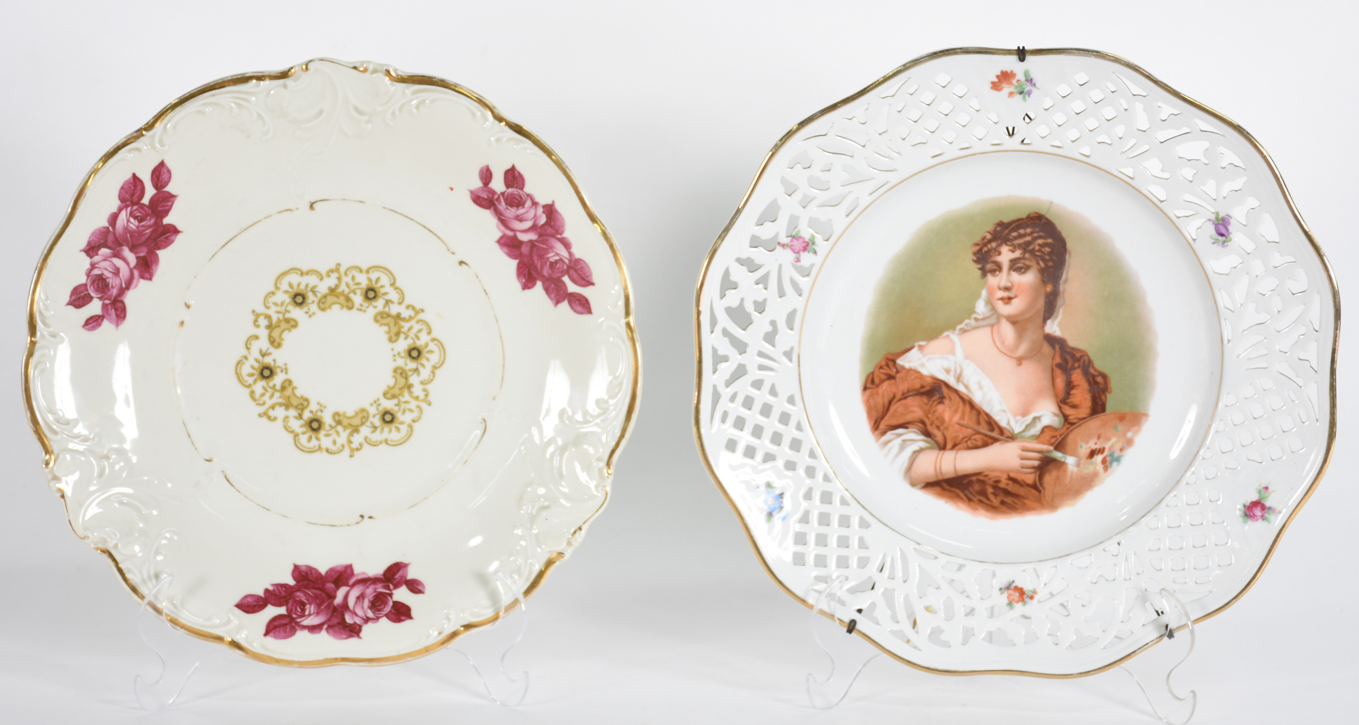 Dois pratos de porcelana, sendo um da Bavaria com borda vazada e... - foto 1 de 4