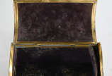 Caixa porta jóias de bronze trabalhado. - Caixa porta jóias de bronze trabalhado.