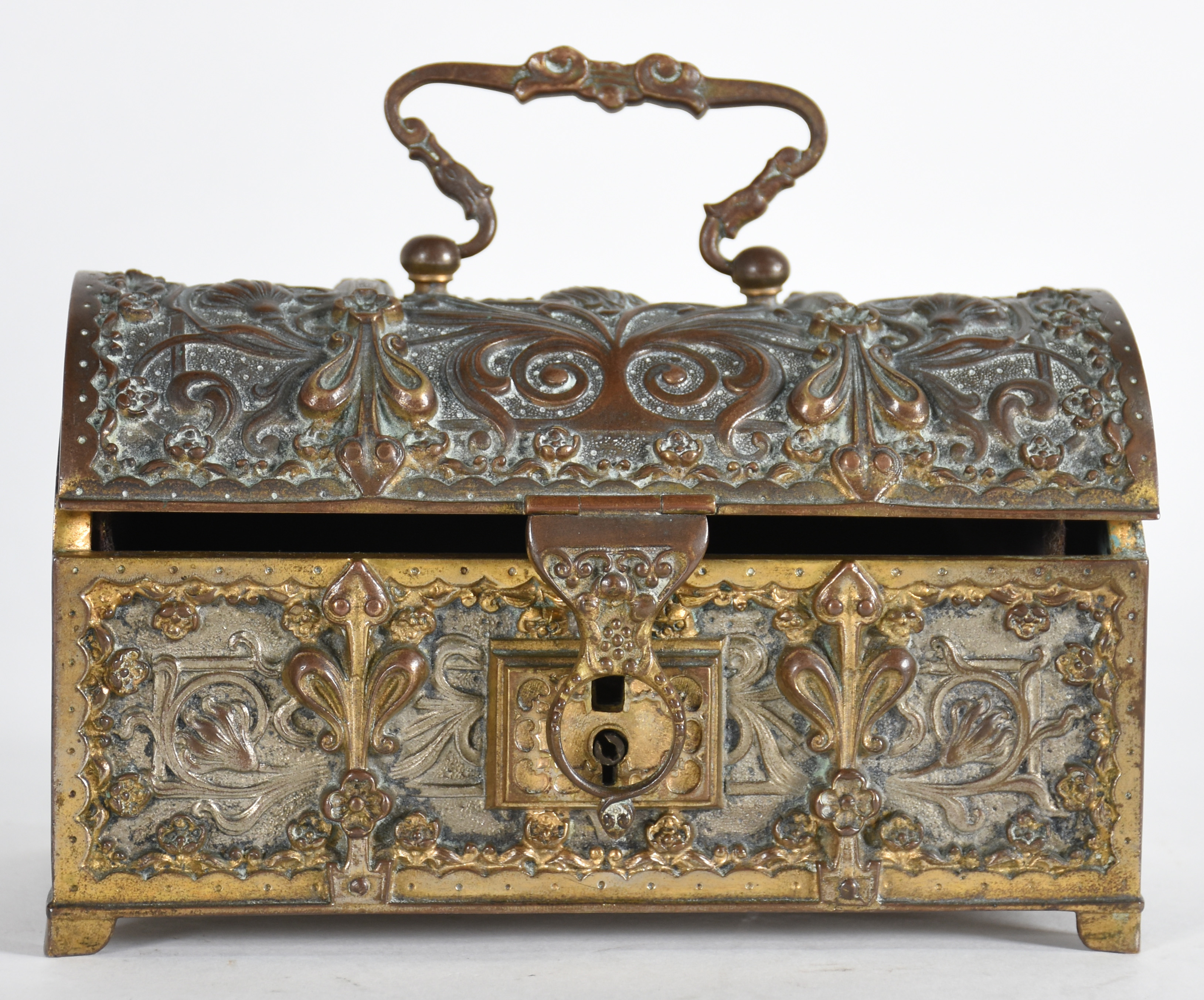 Caixa porta jóias de bronze trabalhado. - foto 4 de 4