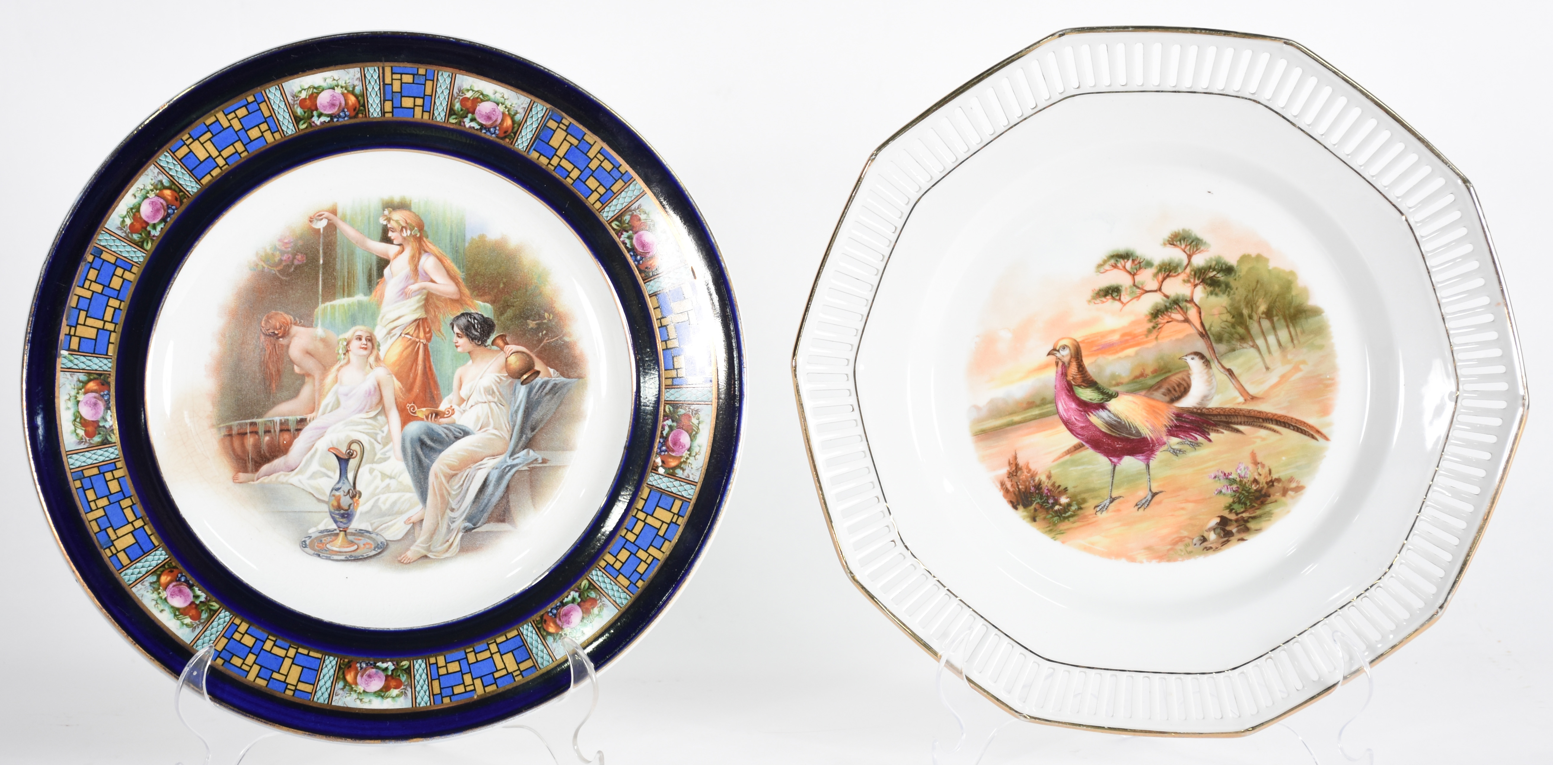 Dois pratos decorativos de porcelana, sendo um da Bavaria e outro... - foto 1 de 6