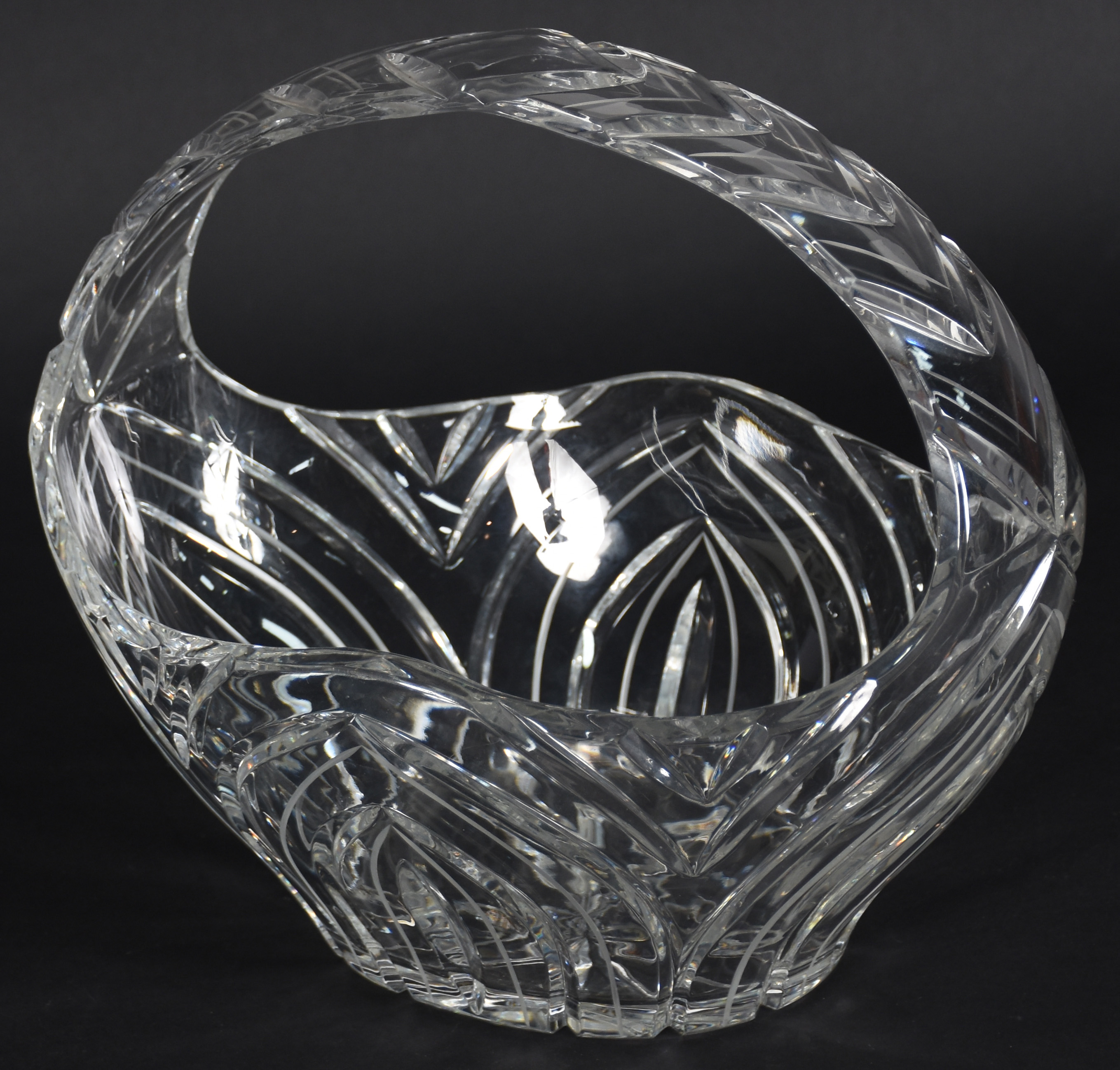 Cesta/floreira de cristal tcheco lapidado. - foto 1 de 4