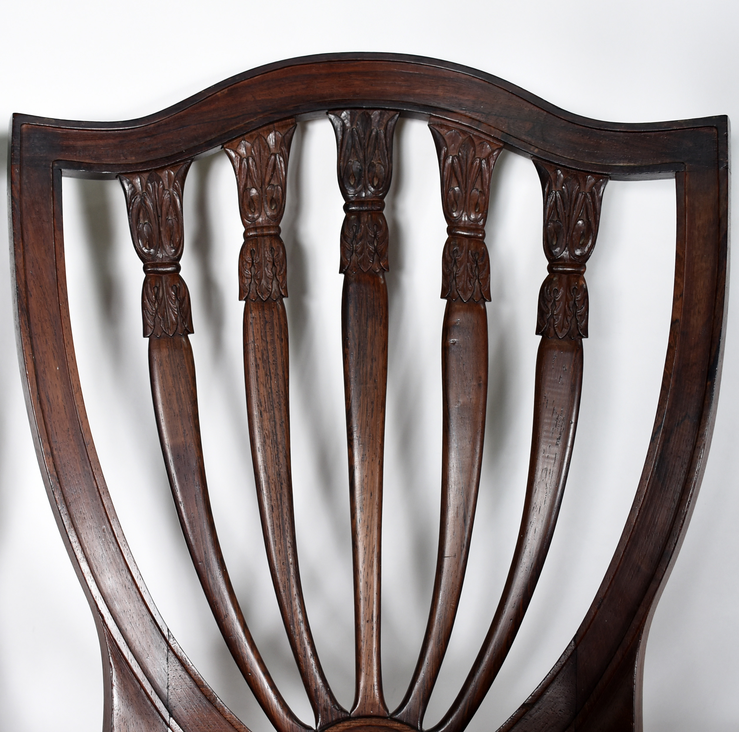 Mesa de jantar de jacarandá, 2 tábuas extensoras 50cm cada... - foto 9 de 9