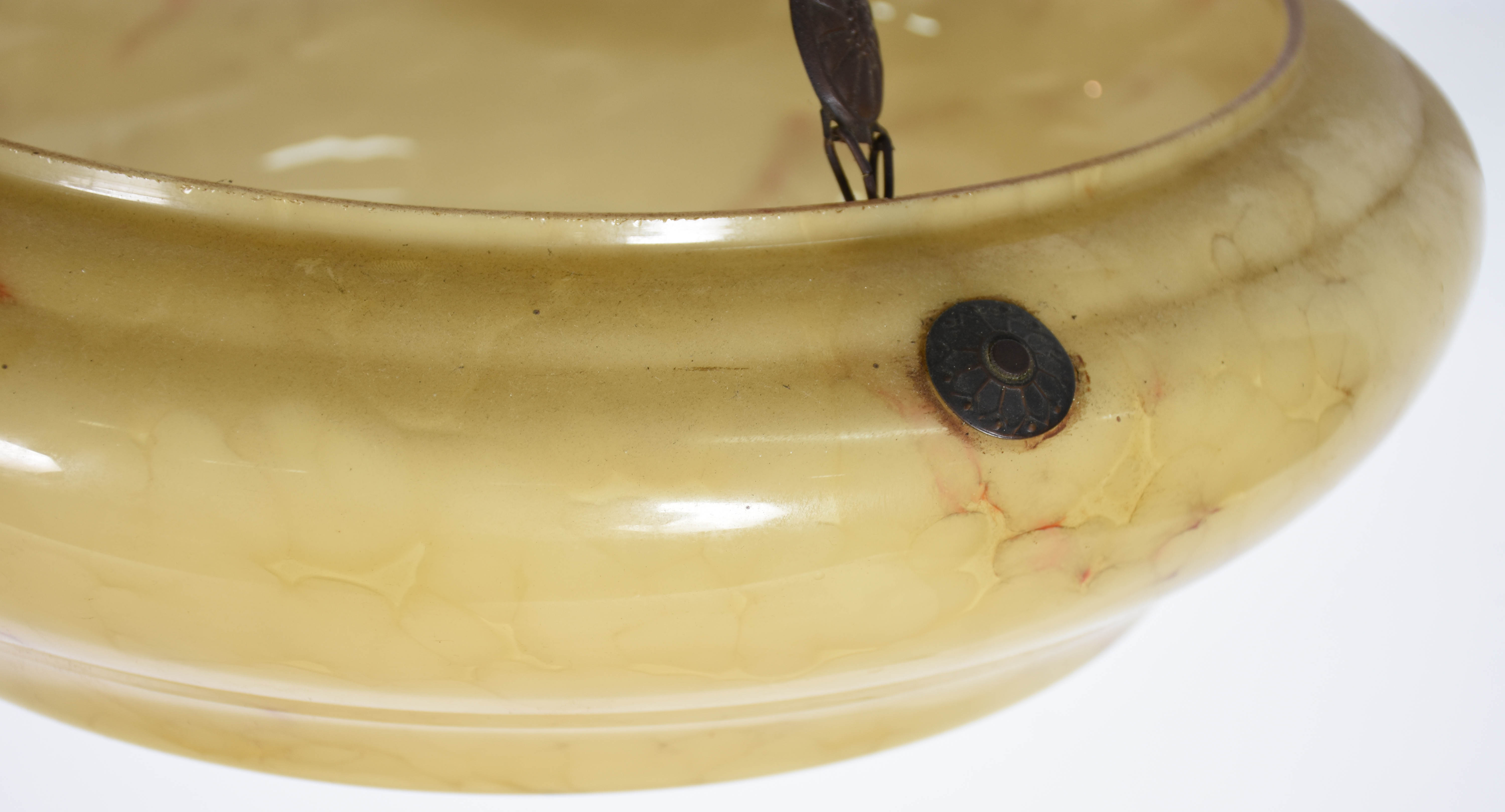 Lustre com correntes de metal e "bacia" de alabastro. - foto 2 de 2