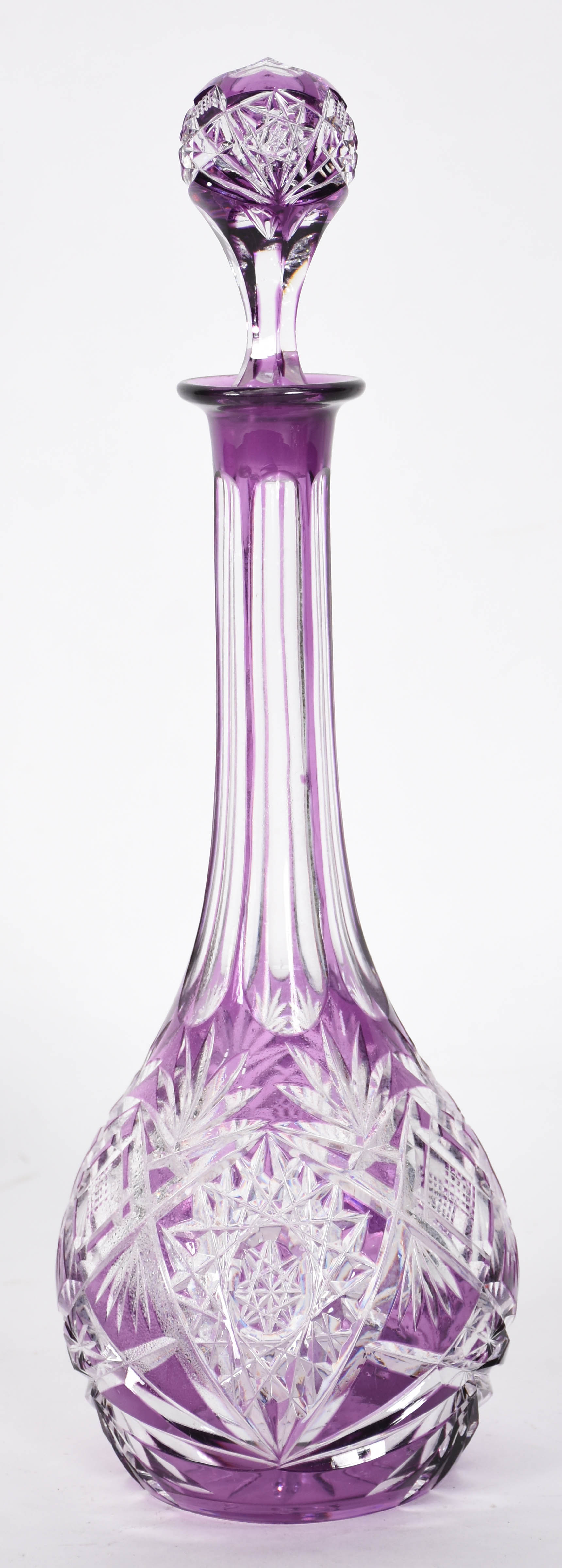 Garrafa de cristal frances ricamente lapidada, doublé lilás... - foto 1 de 4