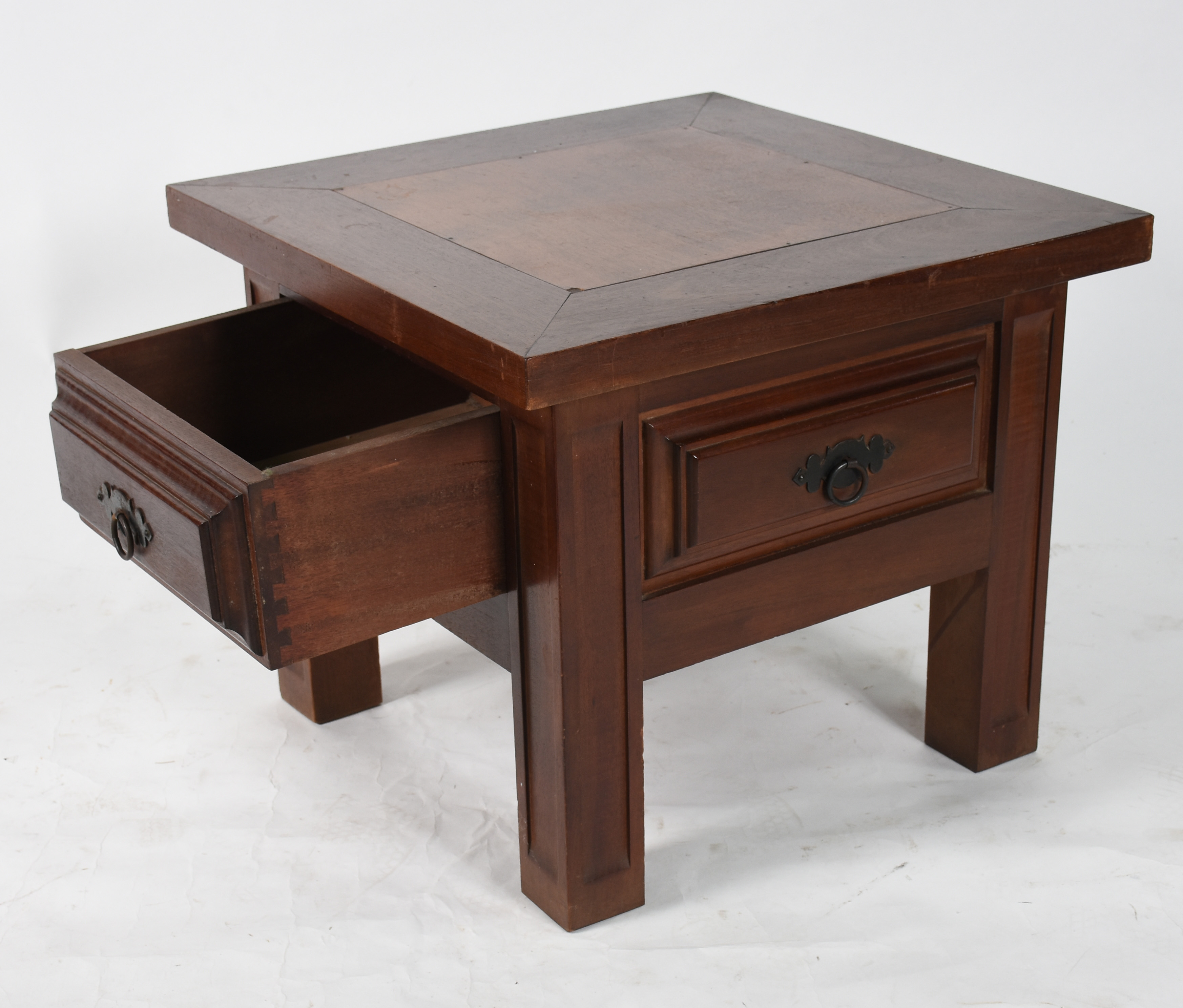 Mesa auxiliar de madeira nobre estilo colonial brasileiro, com 4... - foto 4 de 6