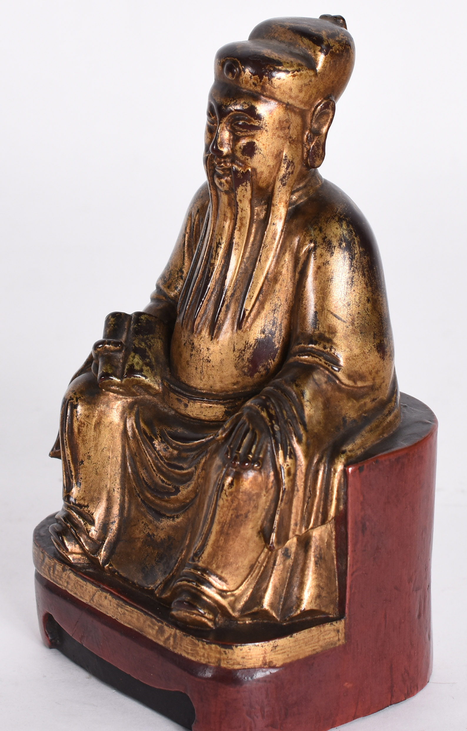 Escultura chinesa em madeira dourada representando o Deus Guandi... - foto 2 de 5