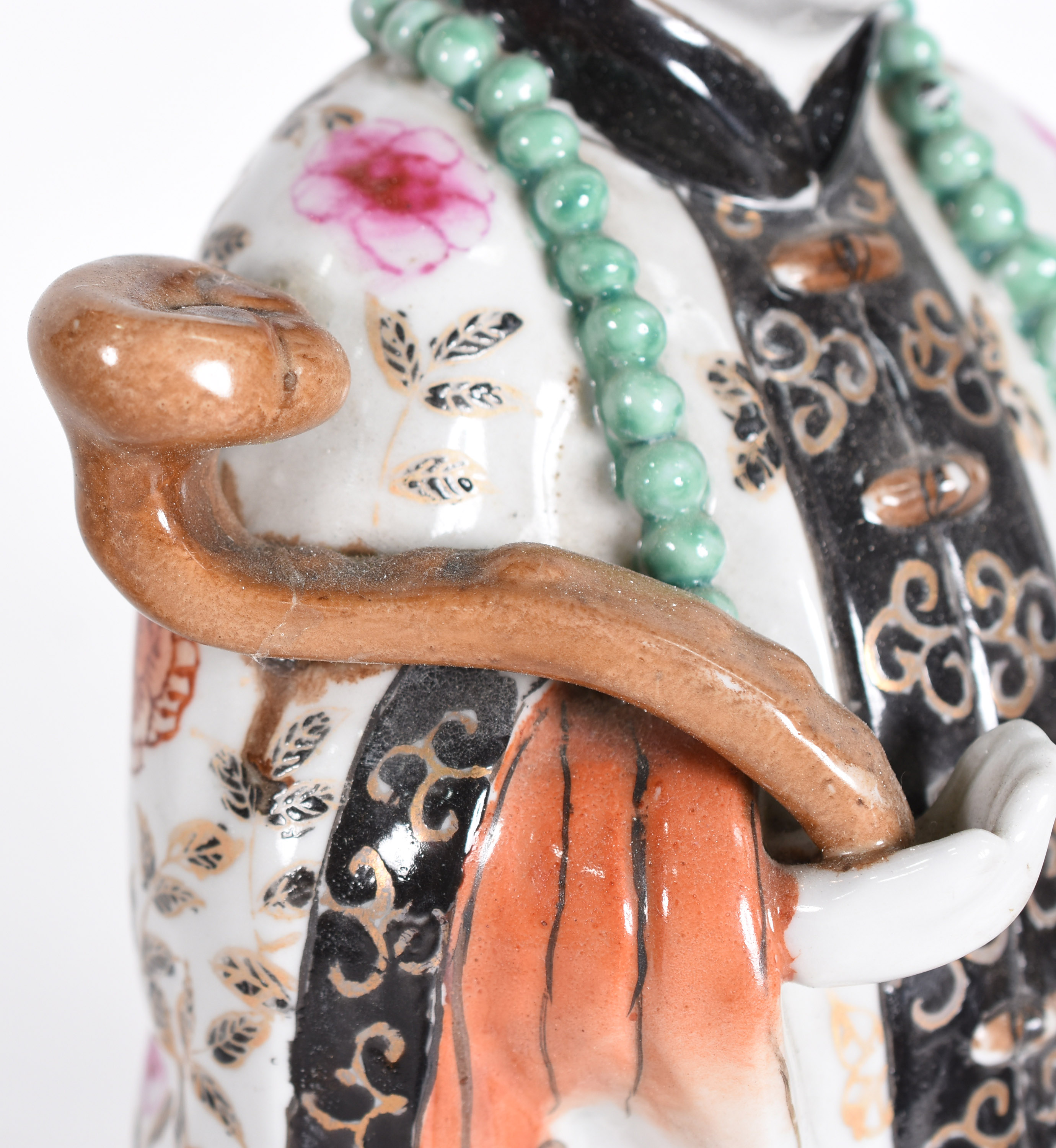 Três estatuetas de porcelana oriental policromada representando... - foto 5 de 5
