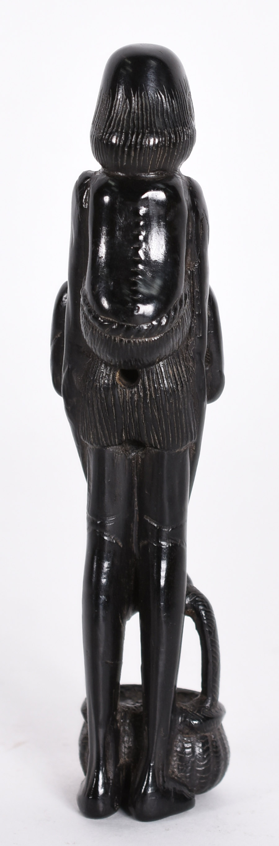 Raro Netsuke em madeira de ébano, do tipo sashi "alongado"... - foto 4 de 5