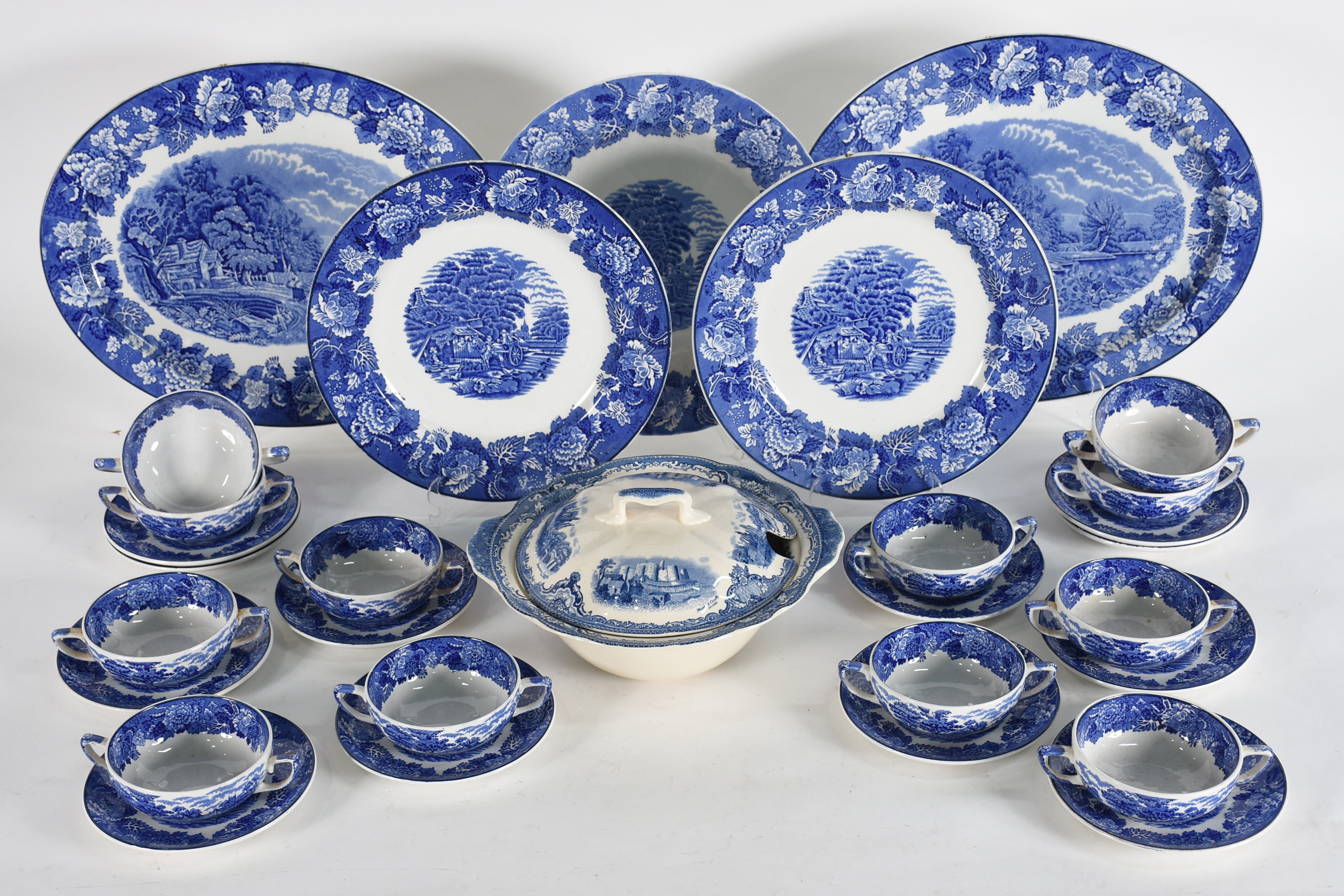 Conjunto de jantar de faiança inglesa azul e branca, composto de... - foto 3 de 10