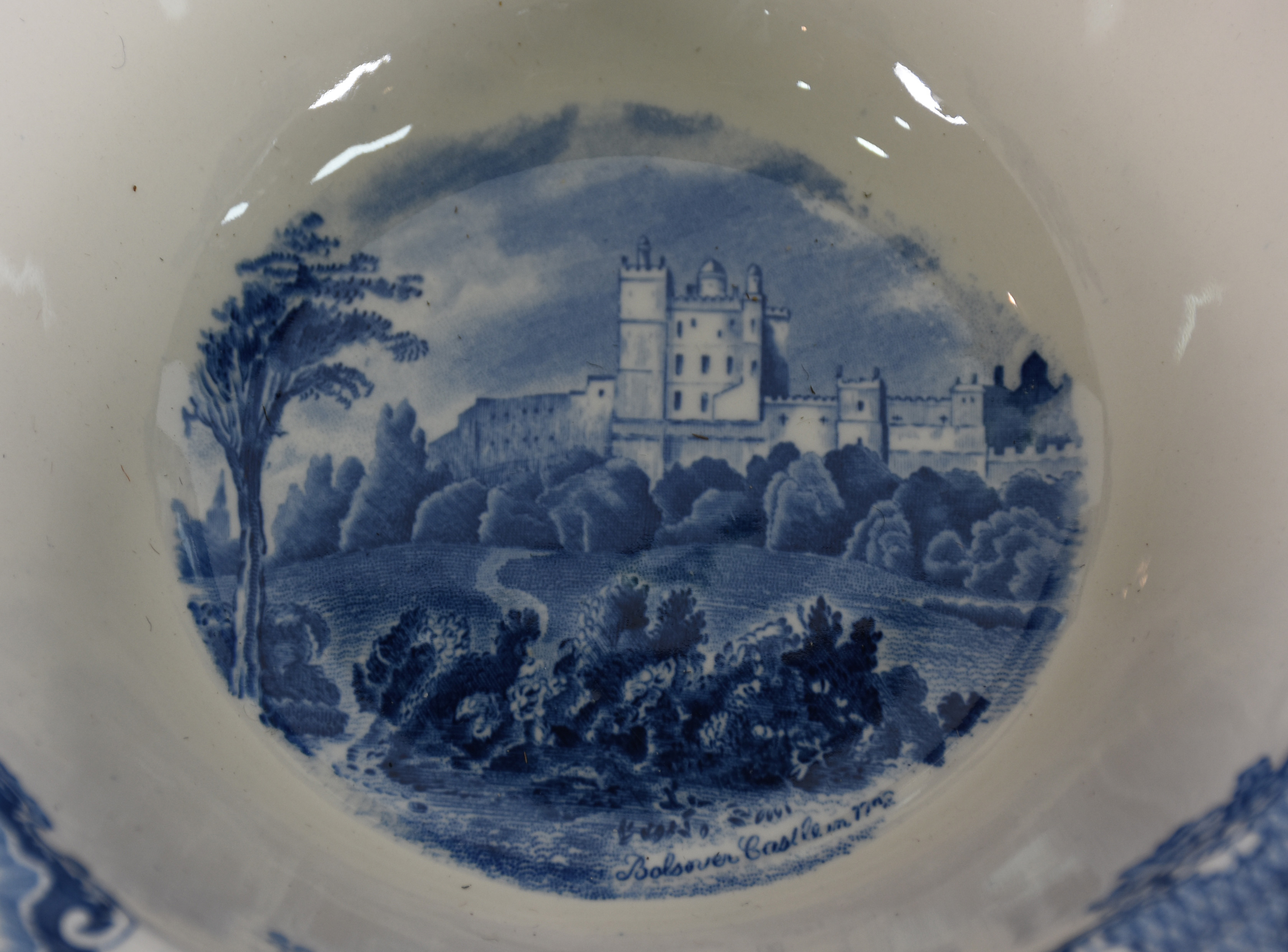 Conjunto de jantar de faiança inglesa azul e branca, composto de... - foto 6 de 10