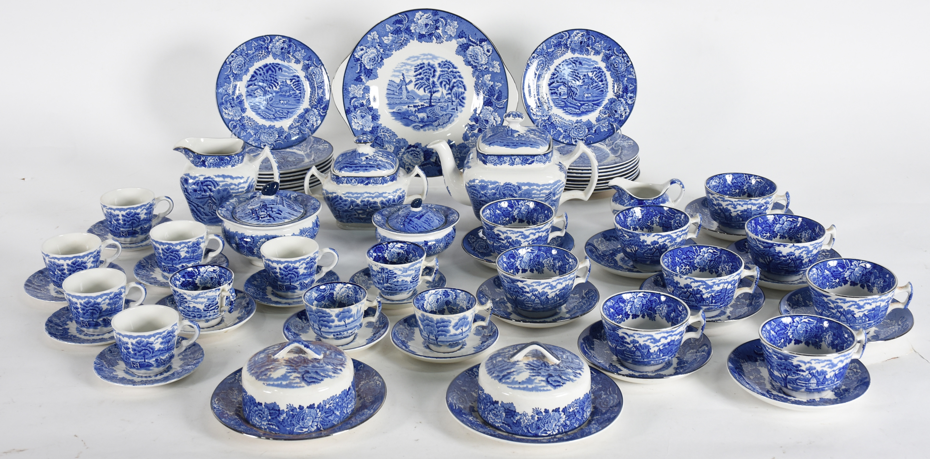 Conjunto de jantar de faiança inglesa azul e branca, composto de... - foto 9 de 10