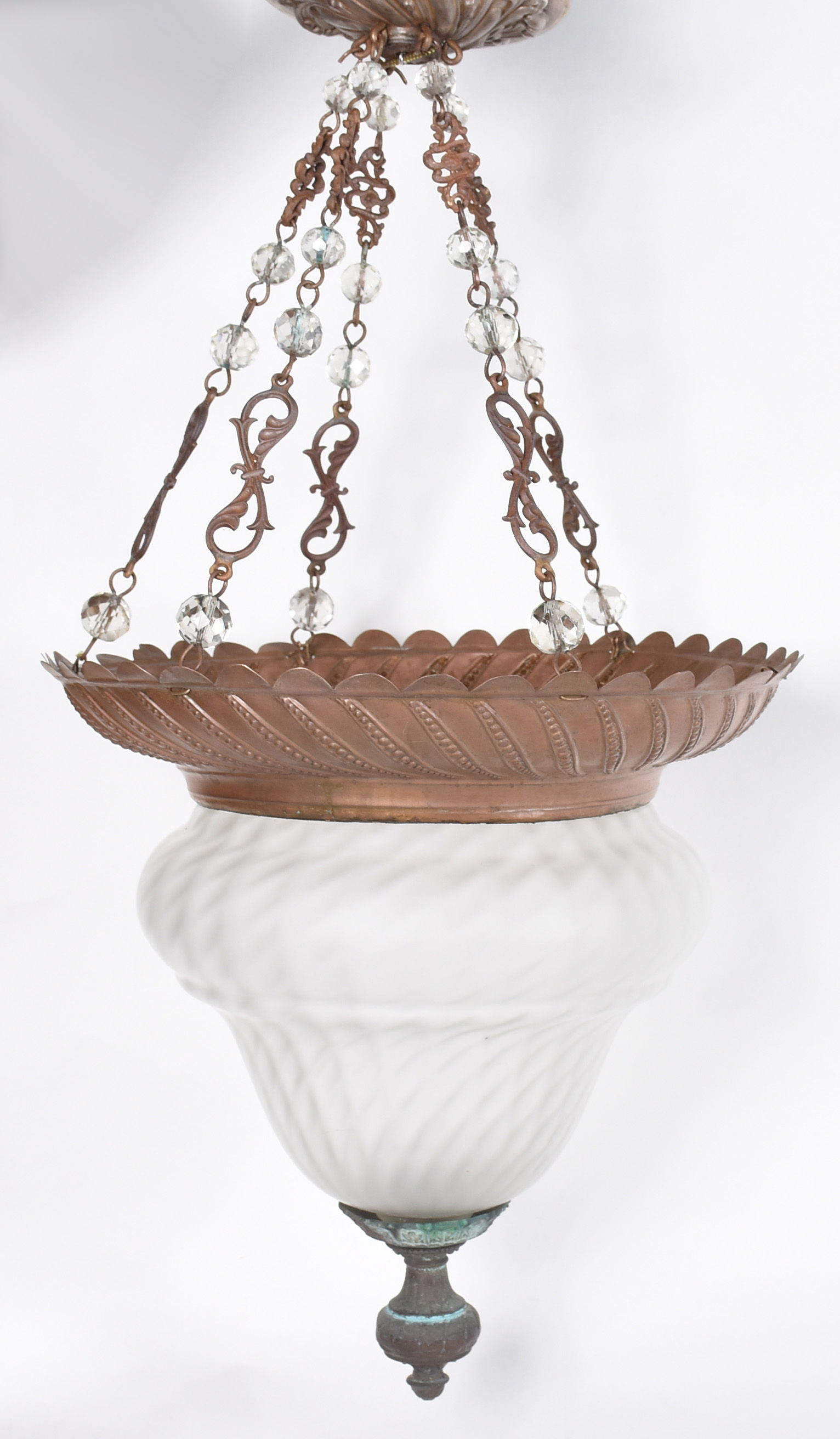 Lustre de metal e vidro (faltando uma corrente e o "pé de galinha" de... - foto 1 de 2