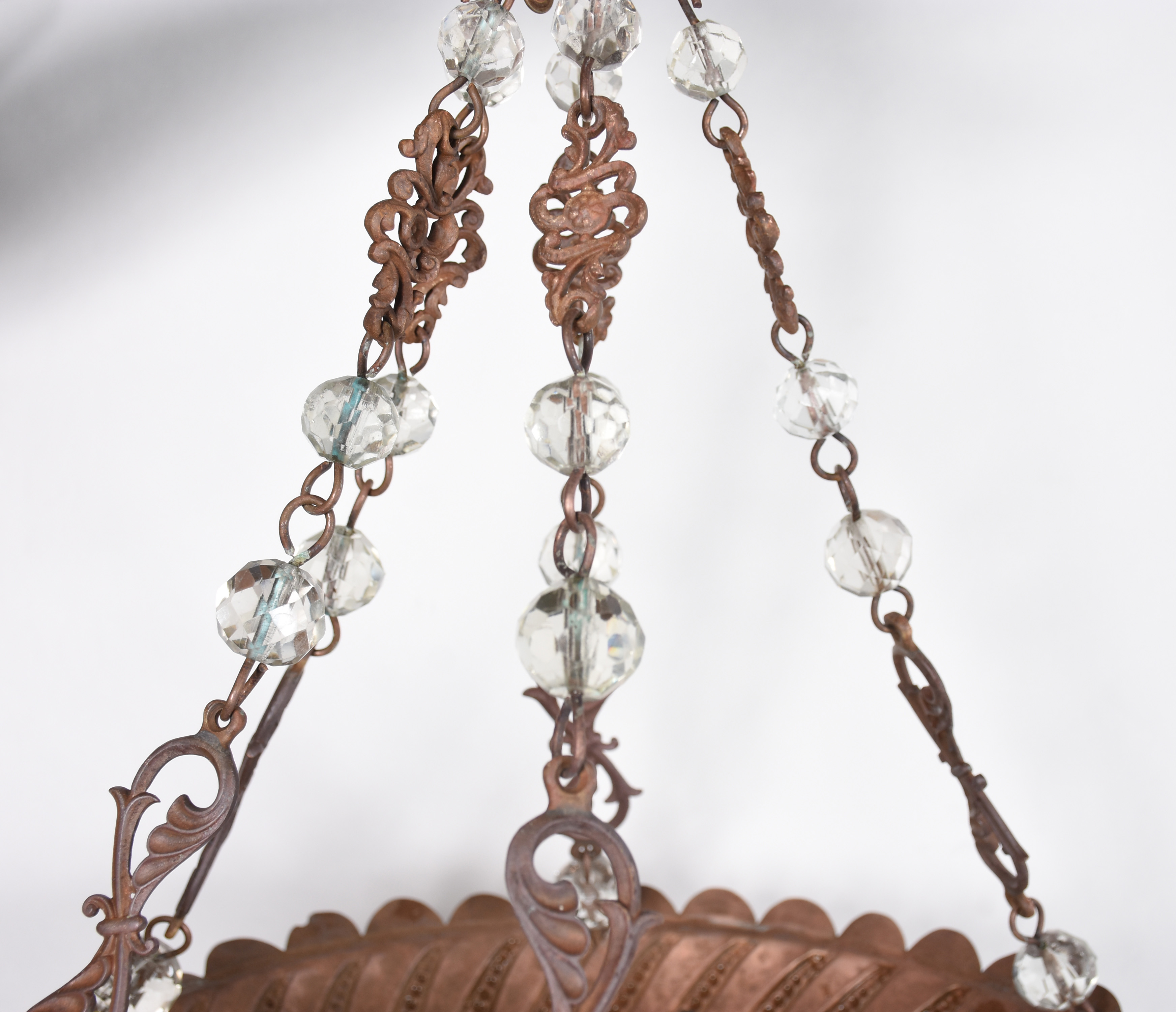 Lustre de metal e vidro (faltando uma corrente e o "pé de galinha" de... - foto 2 de 2