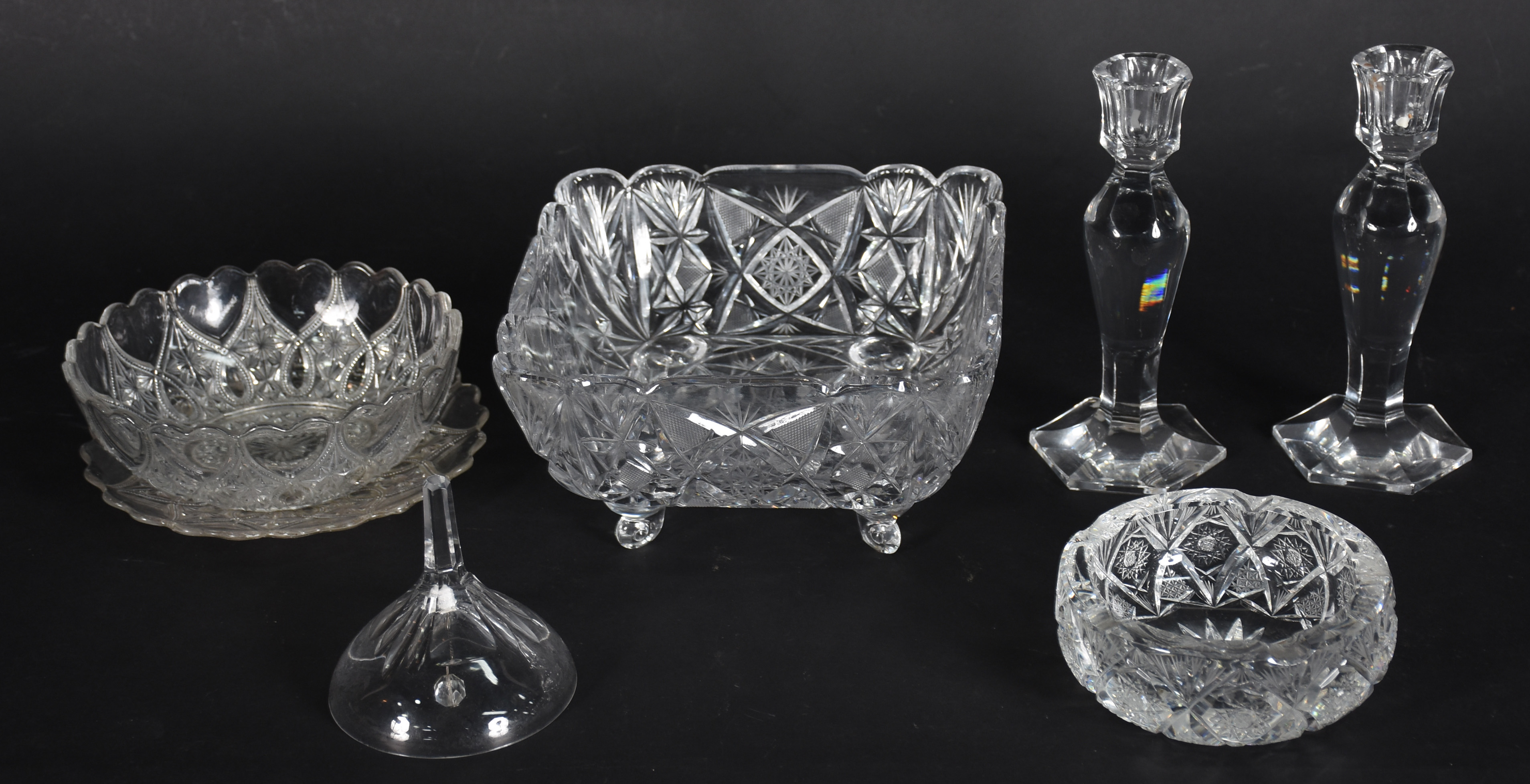 Diversas peças de demi cristal: fruteira, par de castiçais... - foto 1 de 3