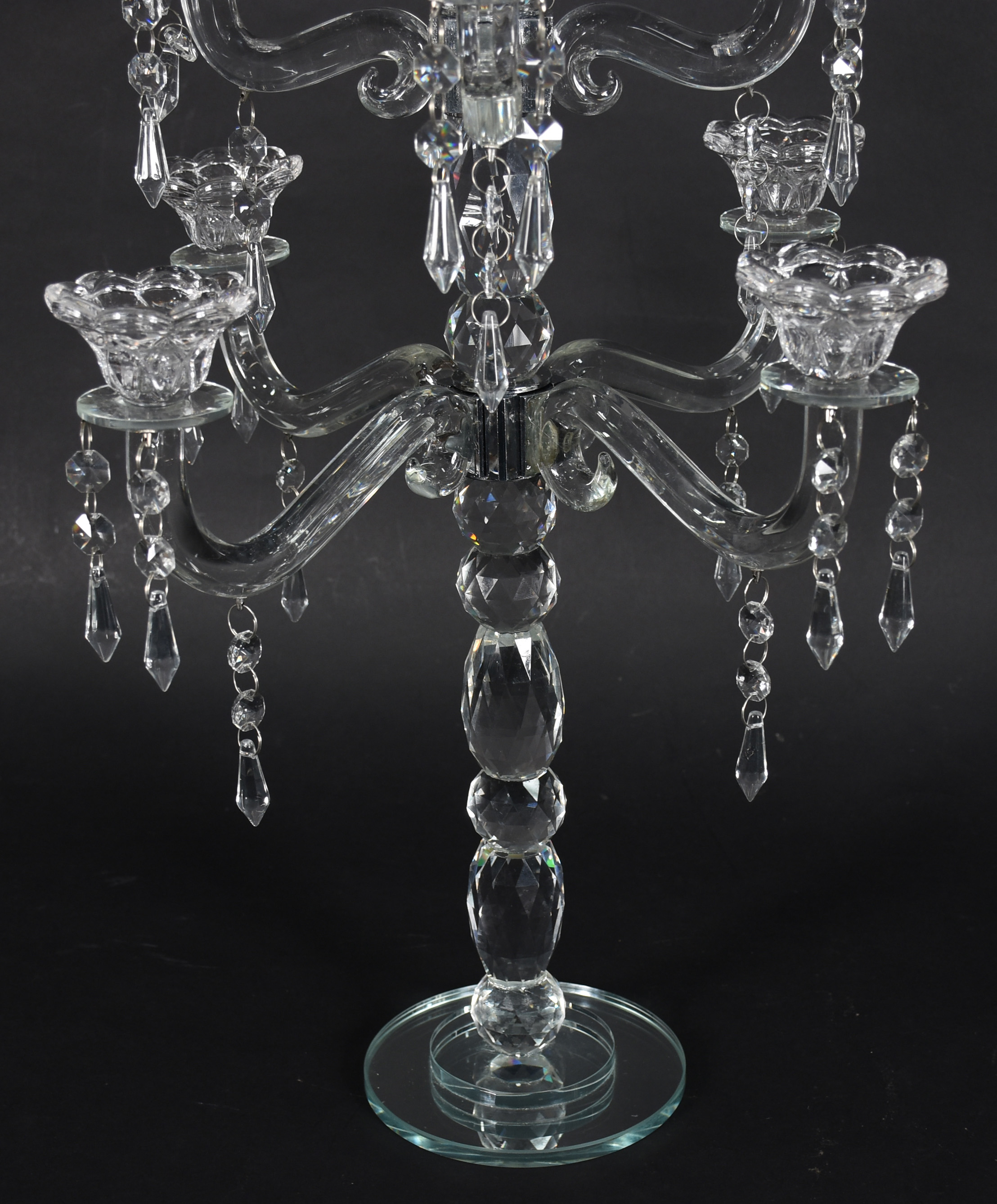 Par de candelabros para 9 velas cada de cristal com base espelhada. - foto 4 de 4