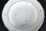 Aparelho de jantar de porcelana nacional REAL, ... - Aparelho de jantar de porcelana nacional REAL, composto por 20 pratos rasos, 12 fundos, 2 legumeiras, 11 pratos de sobremesa, molheira,  prato p...