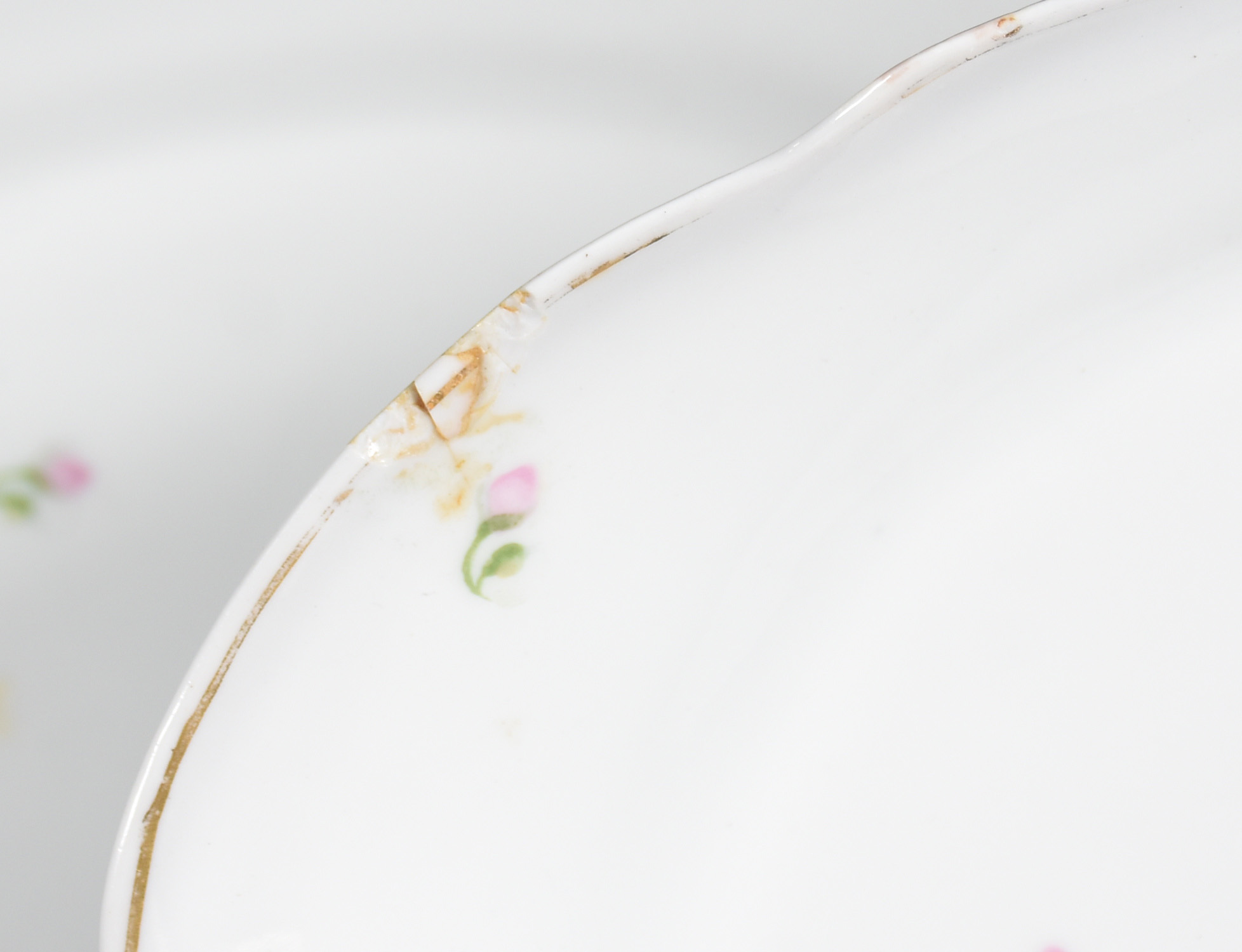 Aparelho de jantar de porcelana nacional REAL, composto por 20 pratos... - foto 5 de 6