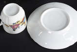 Tête-a-tête de porcelana decorada com figuras o... - Tête-a-tête de porcelana decorada com figuras orientais em policromia, sendo 2 xicaras para café com pires, bule, leiteira e açucareiro.
