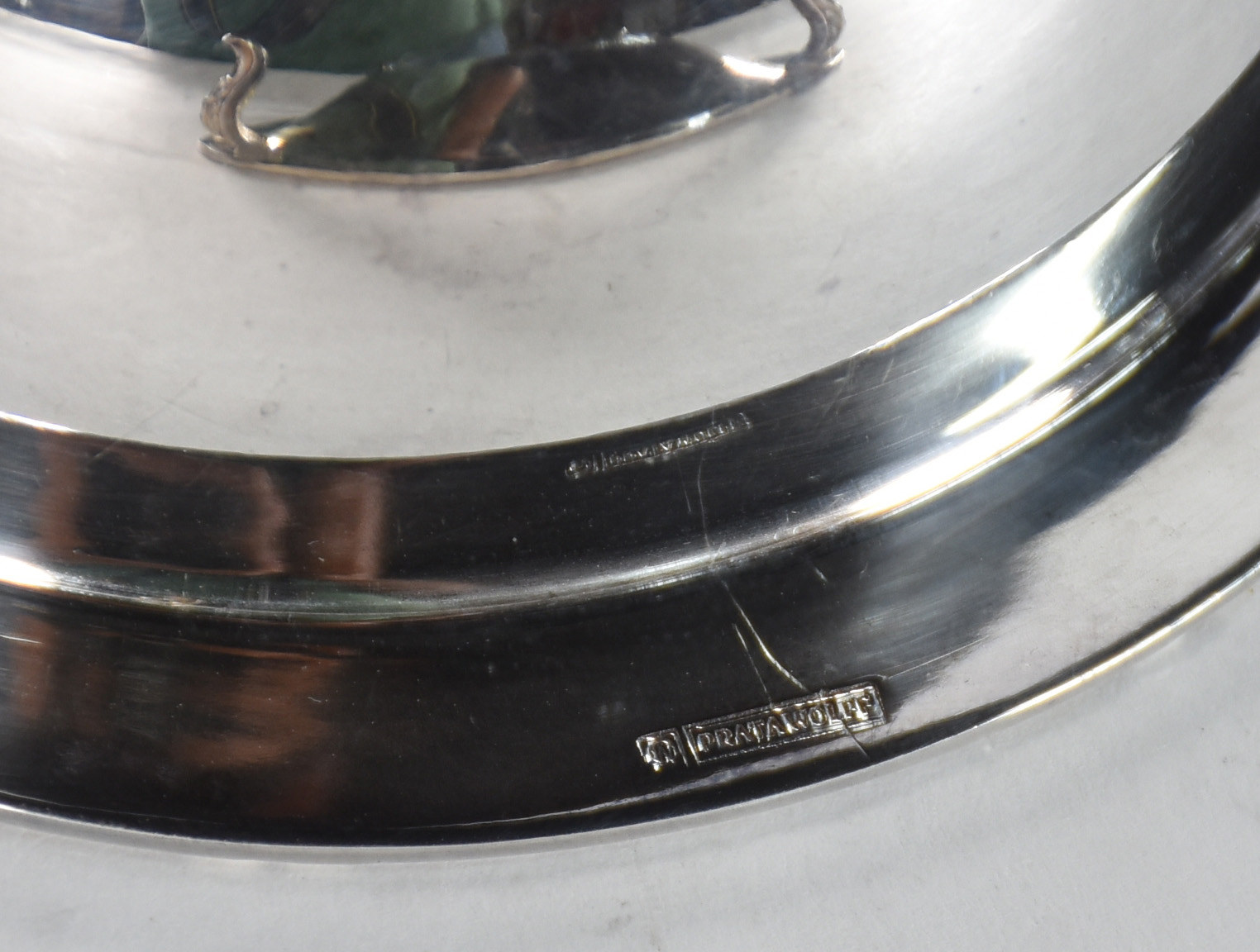 Diversas peças de metal prateado, sendo: fruteira; 4 bowls; porta... - foto 4 de 6