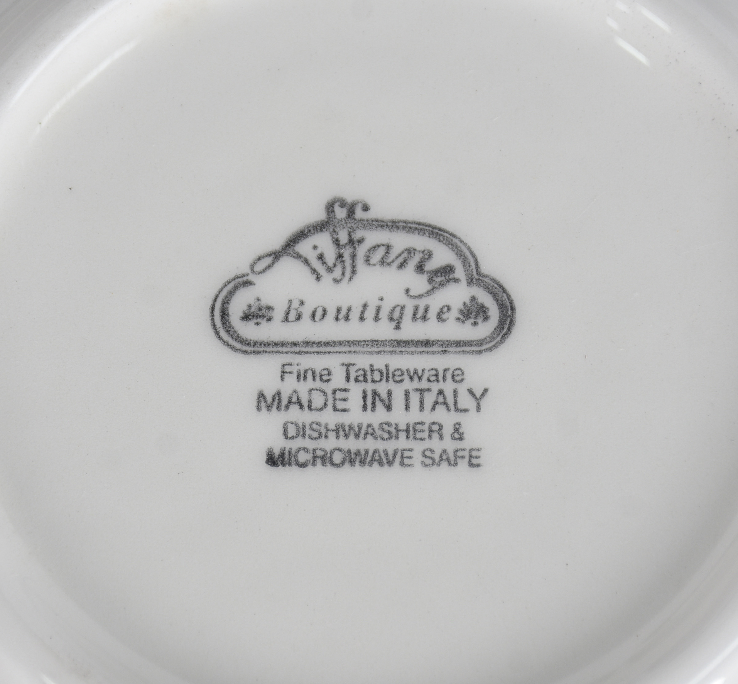 Jogo de jantar de porcelana italiana, composto por 12 pratos rasos... - foto 4 de 6
