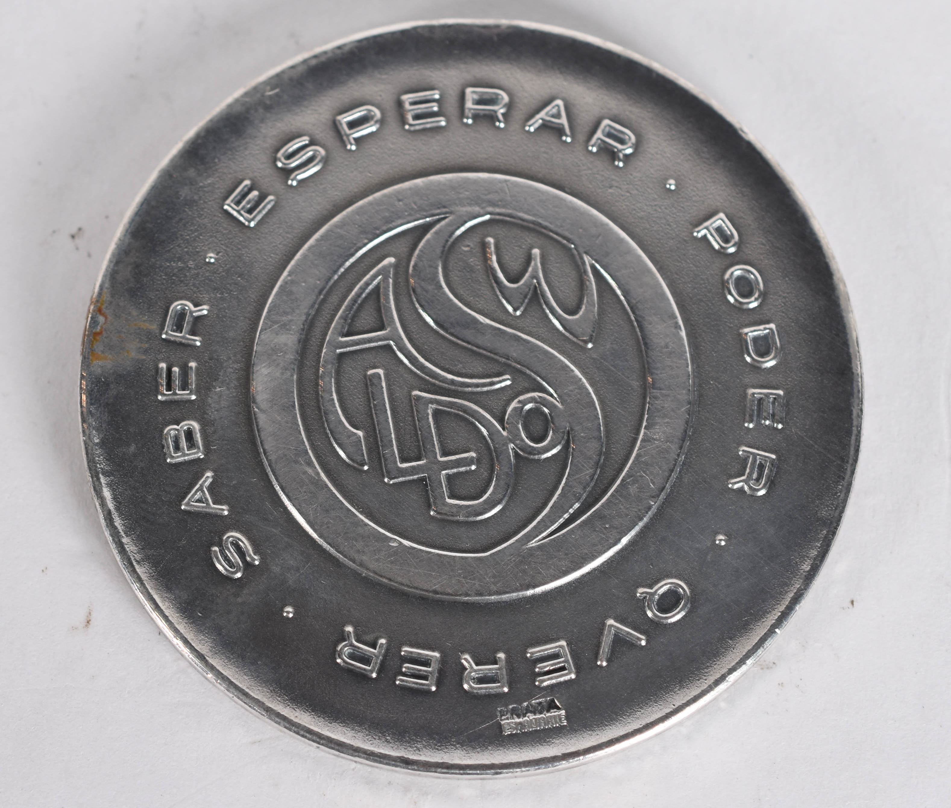 Tres peças de prata, sendo: Bomboniere contraste 833 mls, pequena... - foto 5 de 5